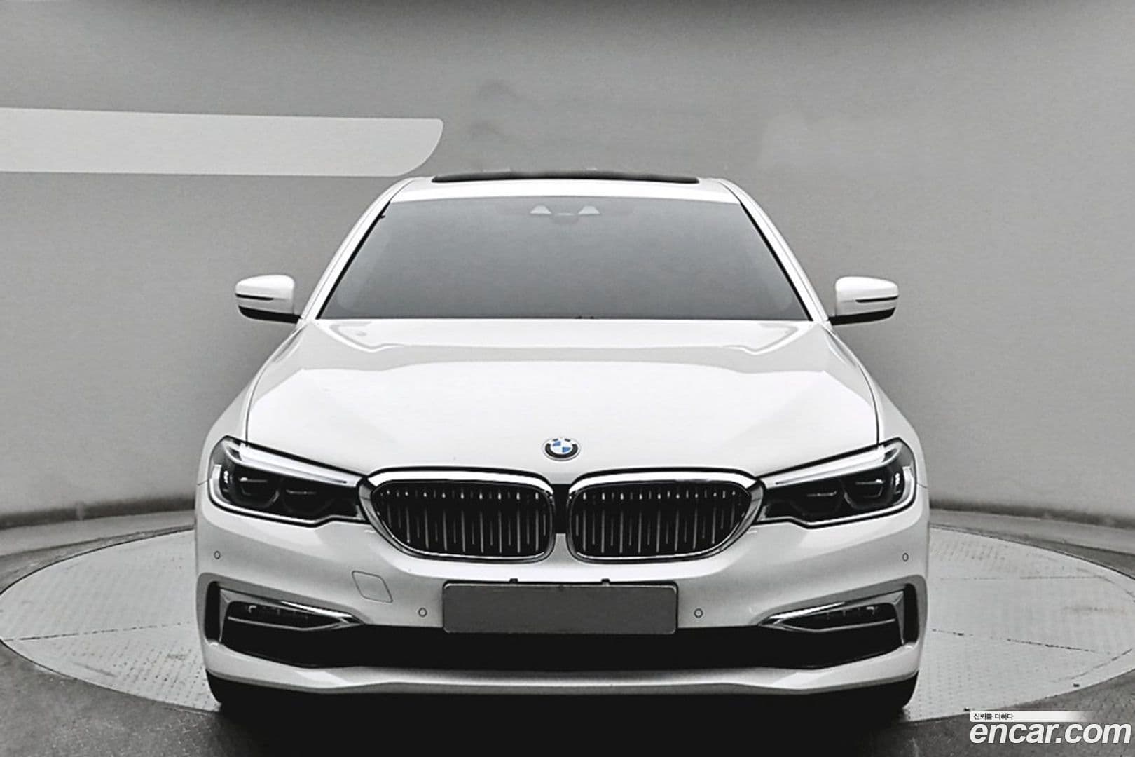 Main__Slider__Photo:5-Series BMW 2019.9-0