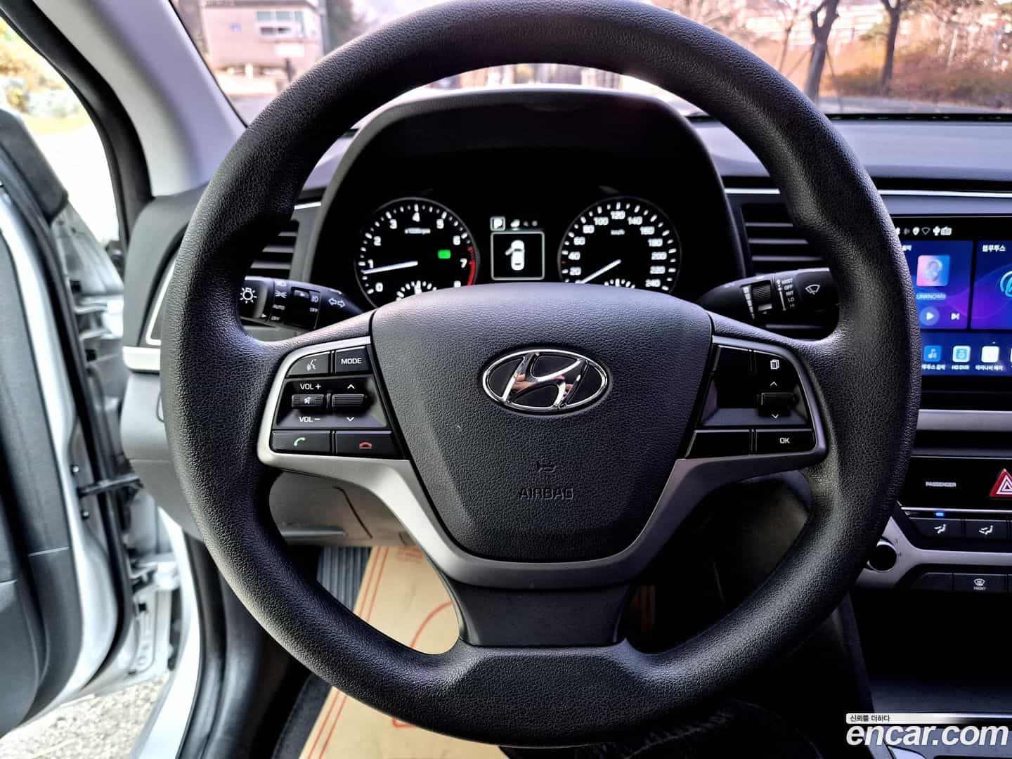 AVANTE Hyundai 2018.2-OPTION-020