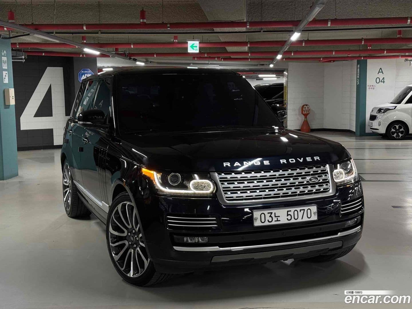 Main__Slider__Photo:Range Rover Land Rover 2017.2-0