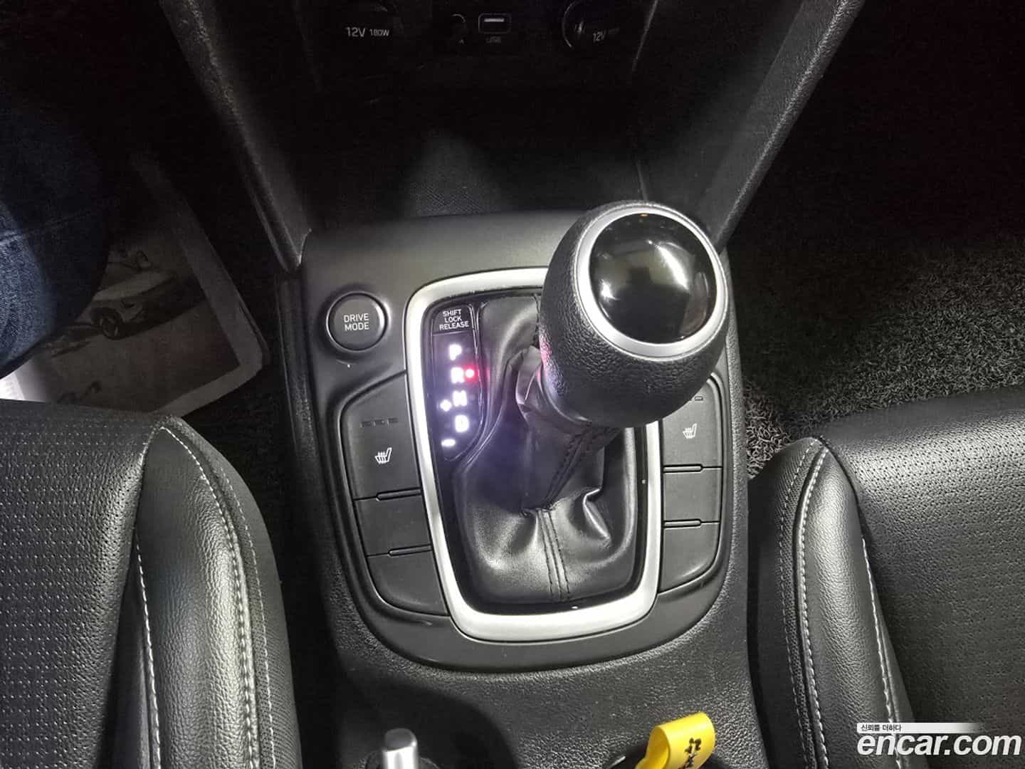 Kona Hyundai 2019.1-INNER-009