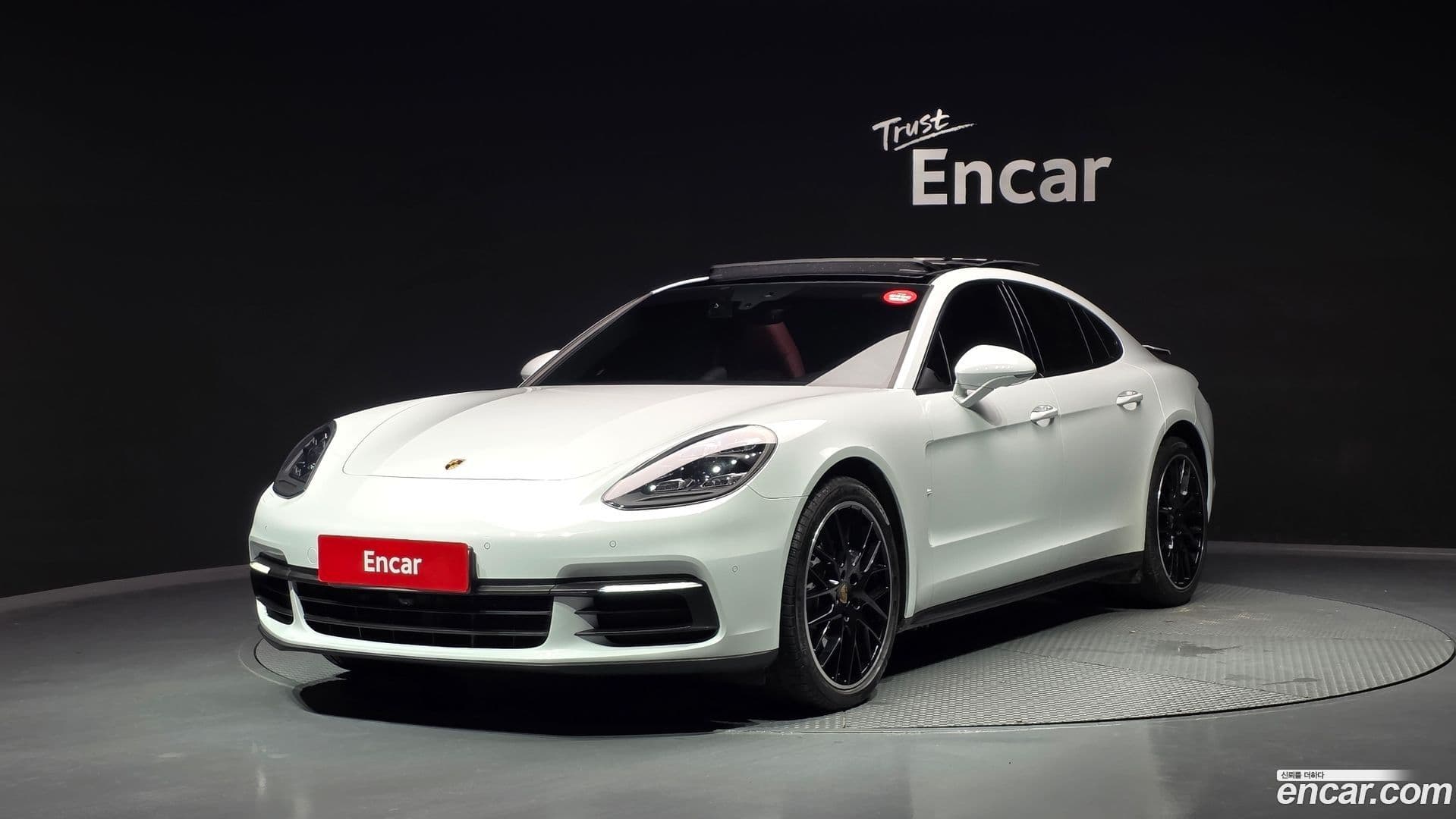 Main__Slider__Photo:Panamera Porsche 2018.2-0