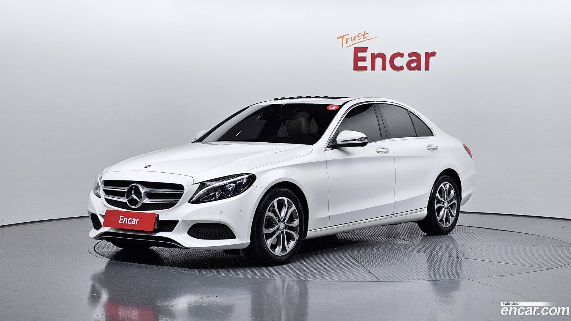 Main__Slider__Photo:C-Class Mercedes-Benz 2017.2-0