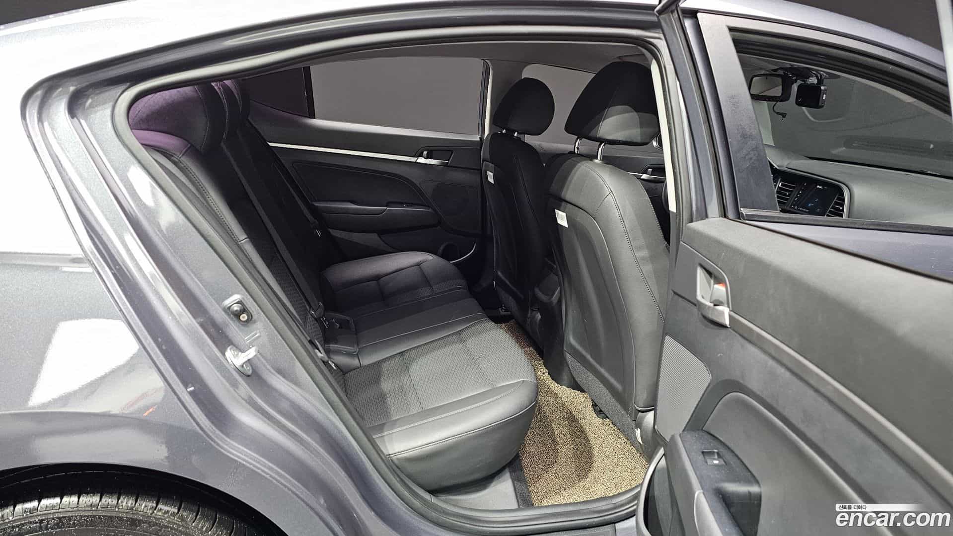 AVANTE Hyundai 2019.4-OPTION-17