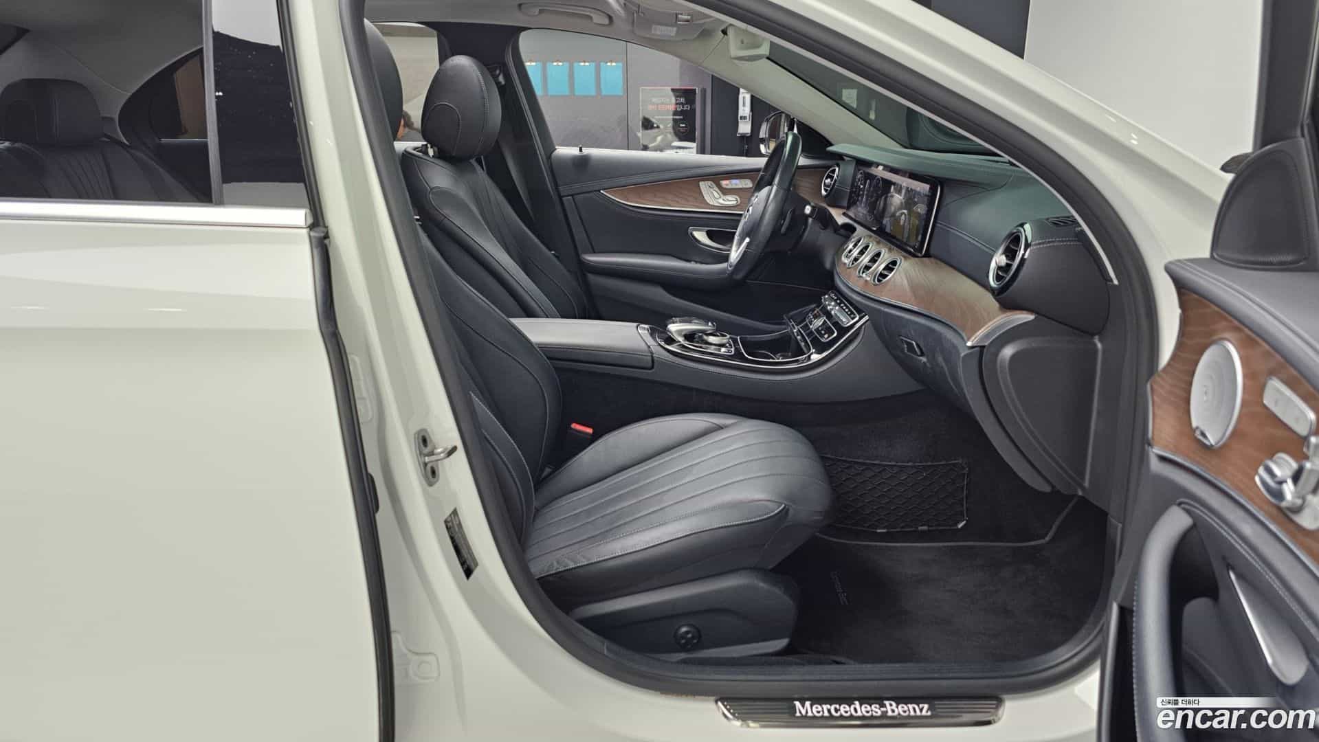 E-Class Mercedes-Benz 2020.5-OPTION-015