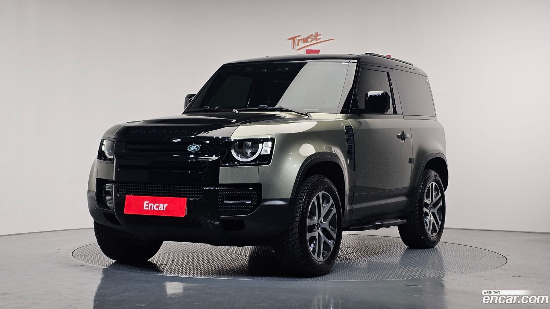 Main__Slider__Photo:Defender Land Rover 2021.8-0