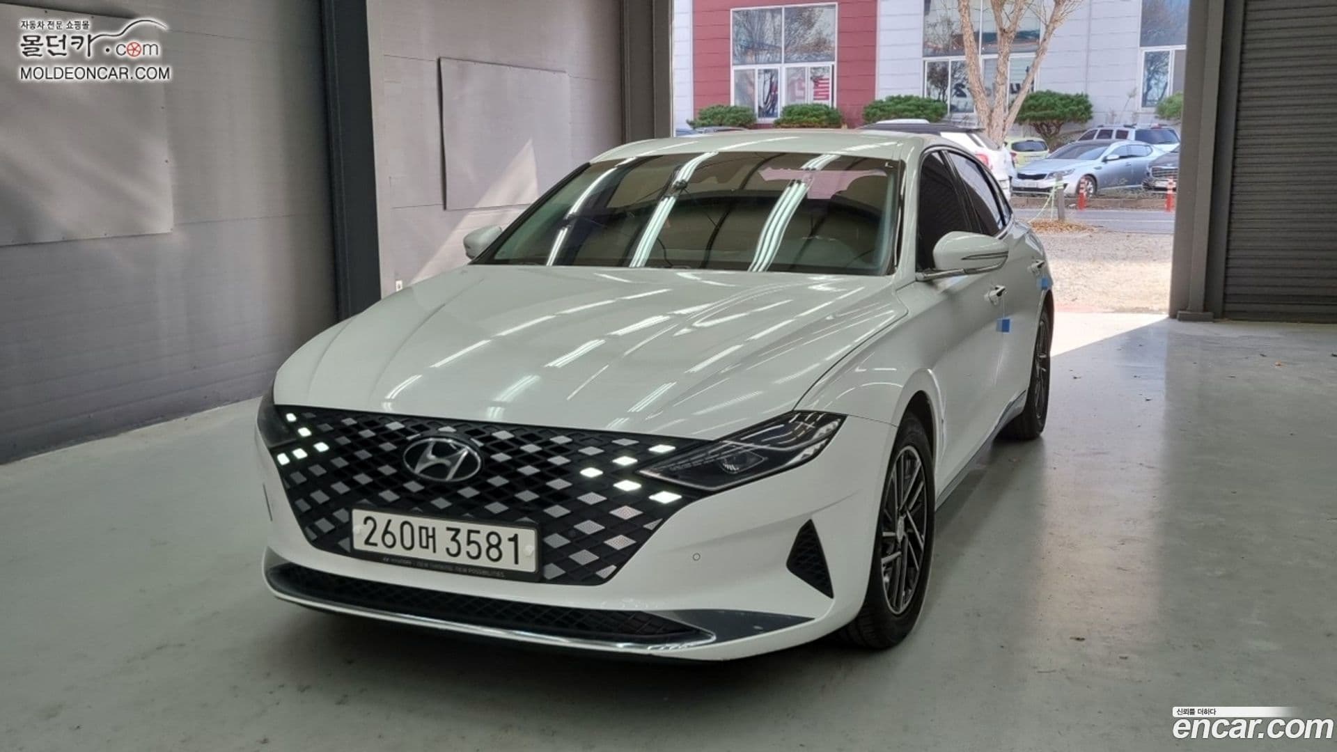 Main__Slider__Photo:Grandeur Hyundai 2020.4-0