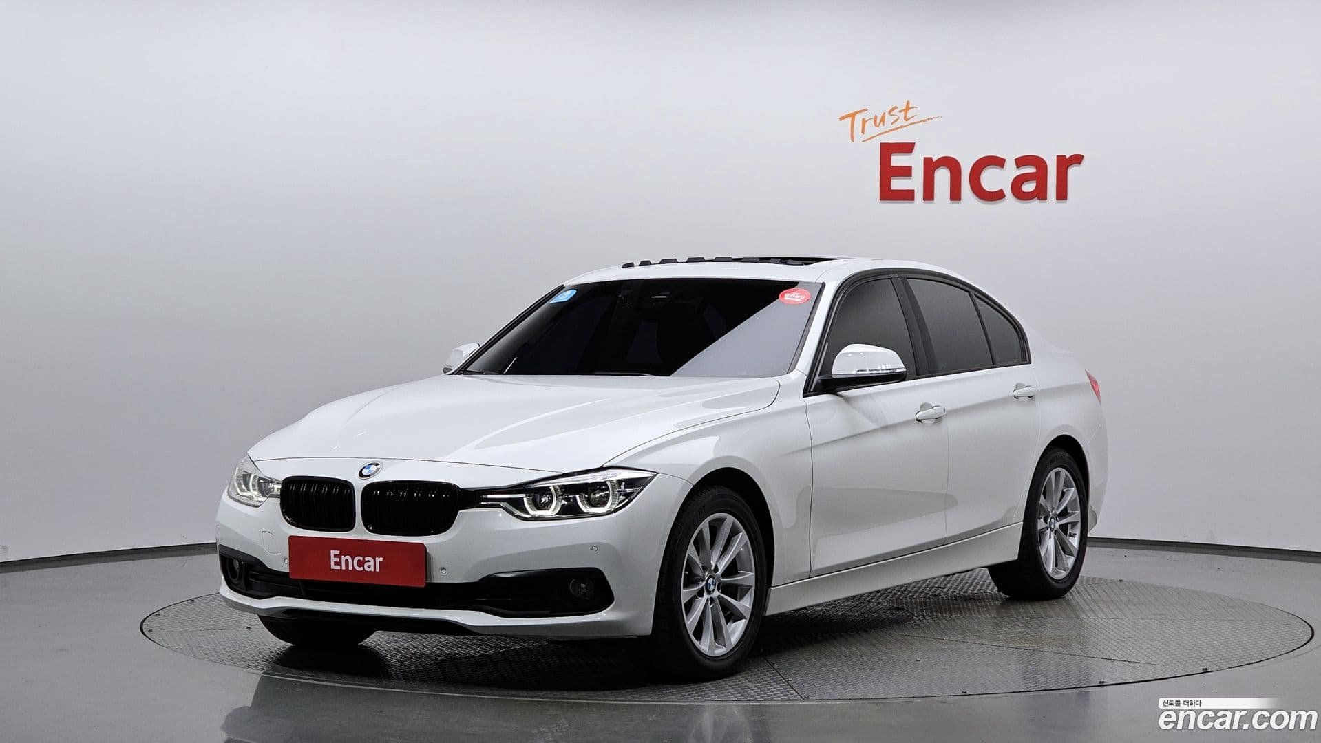Main__Slider__Photo:3-Series BMW 2017.10-0