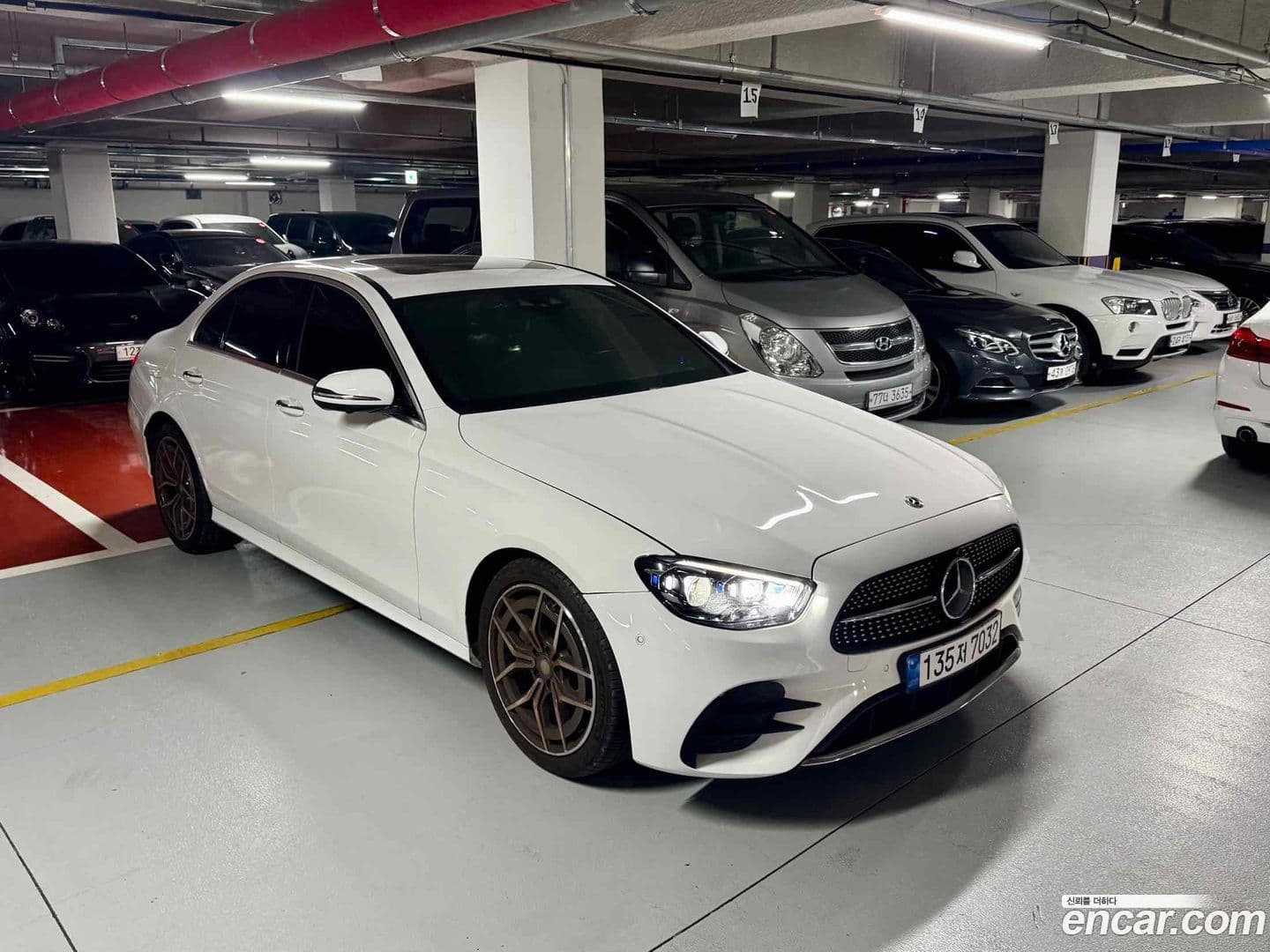 Main__Slider__Photo:E-Class Mercedes-Benz 2020.9-0