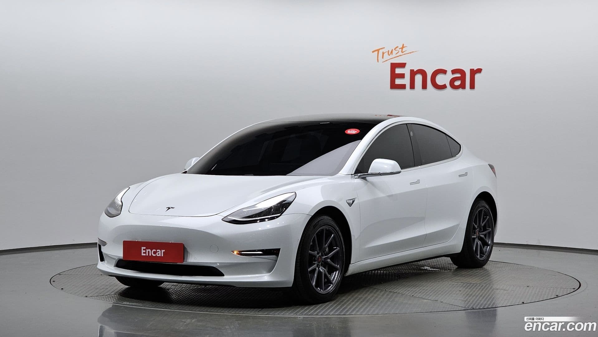 Main__Slider__Photo:Model 3 Tesla 2020.2-0