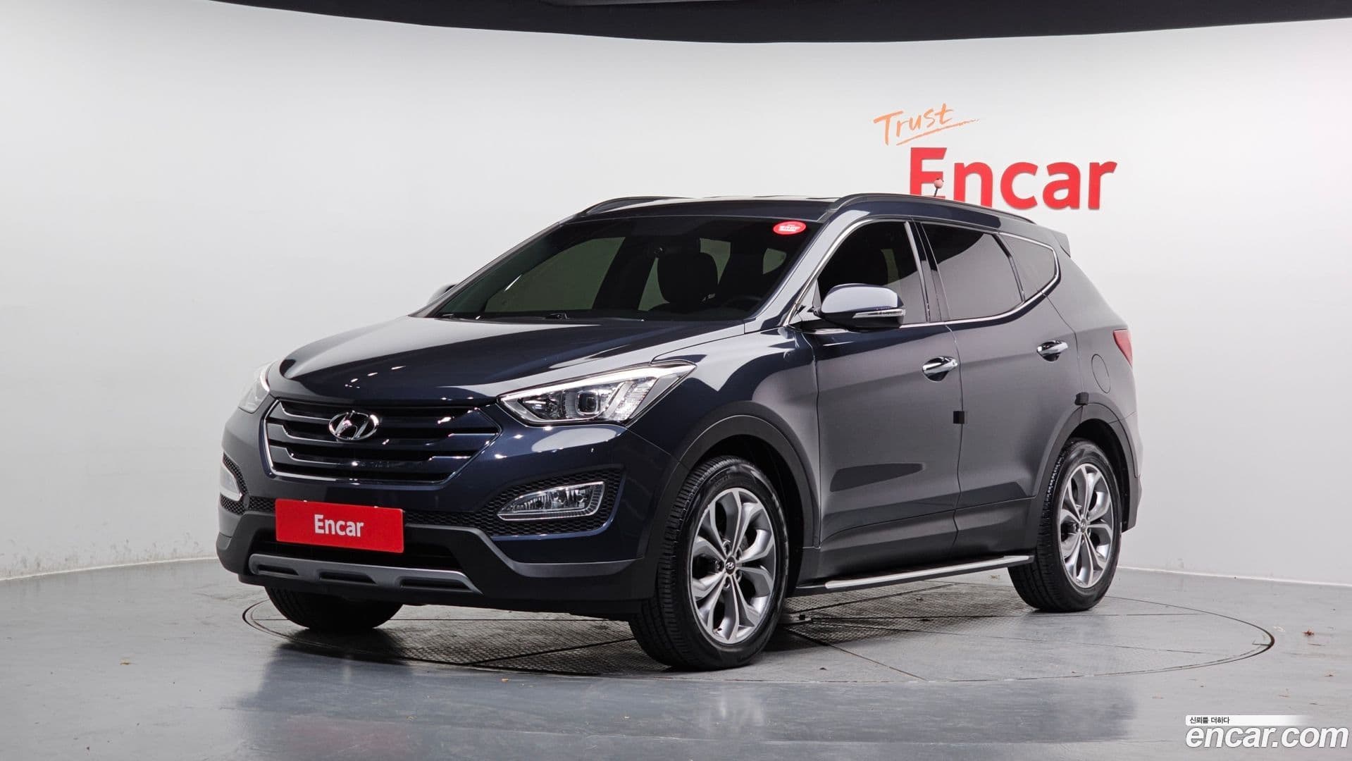 Main__Slider__Photo:Santafe Hyundai 2014.3-0