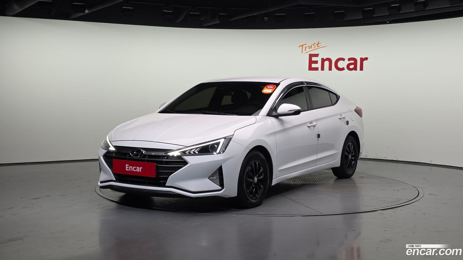 Main__Slider__Photo:AVANTE Hyundai 2018.9-0