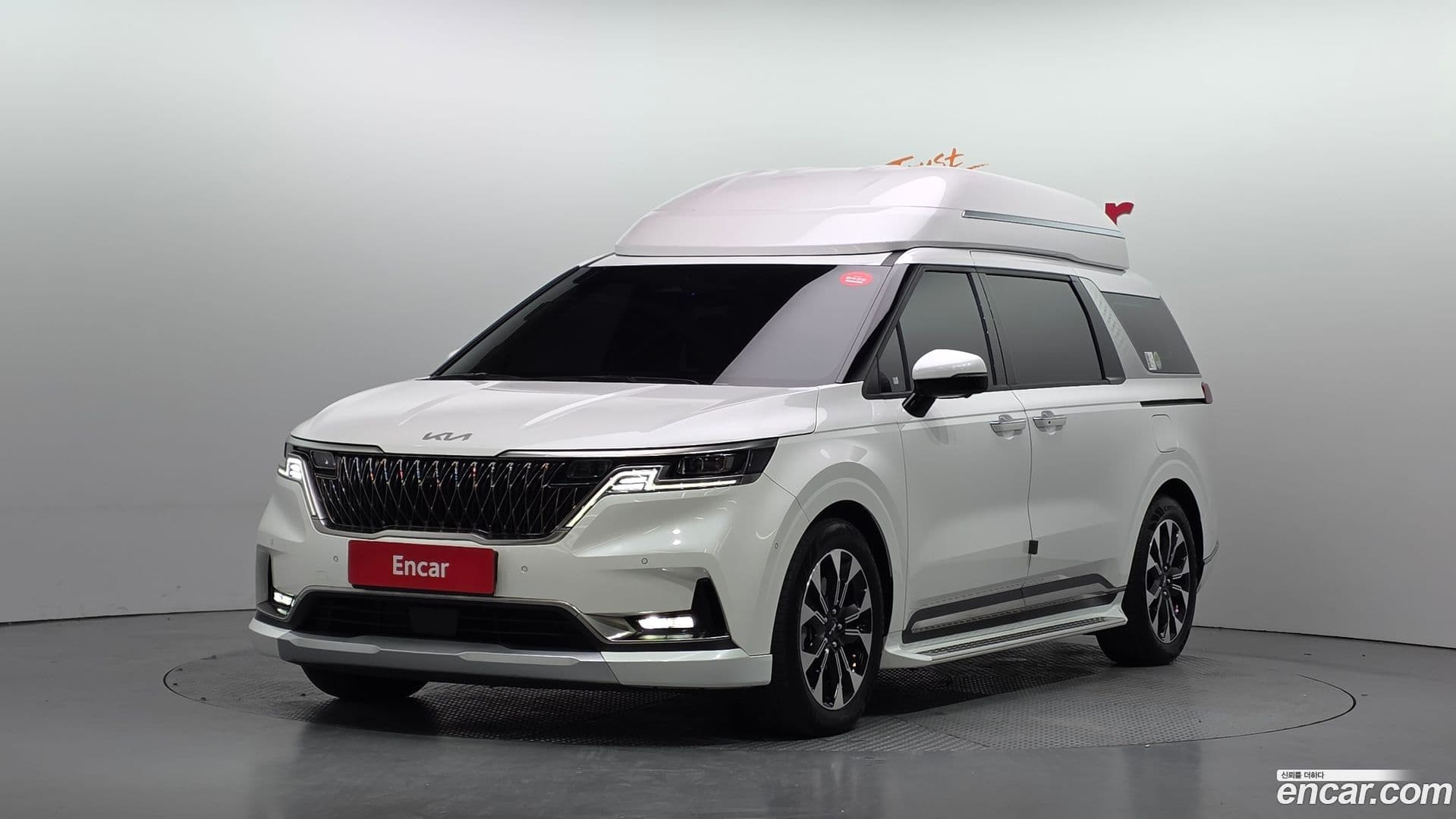 Main__Slider__Photo:Canival Kia 2023.10-0