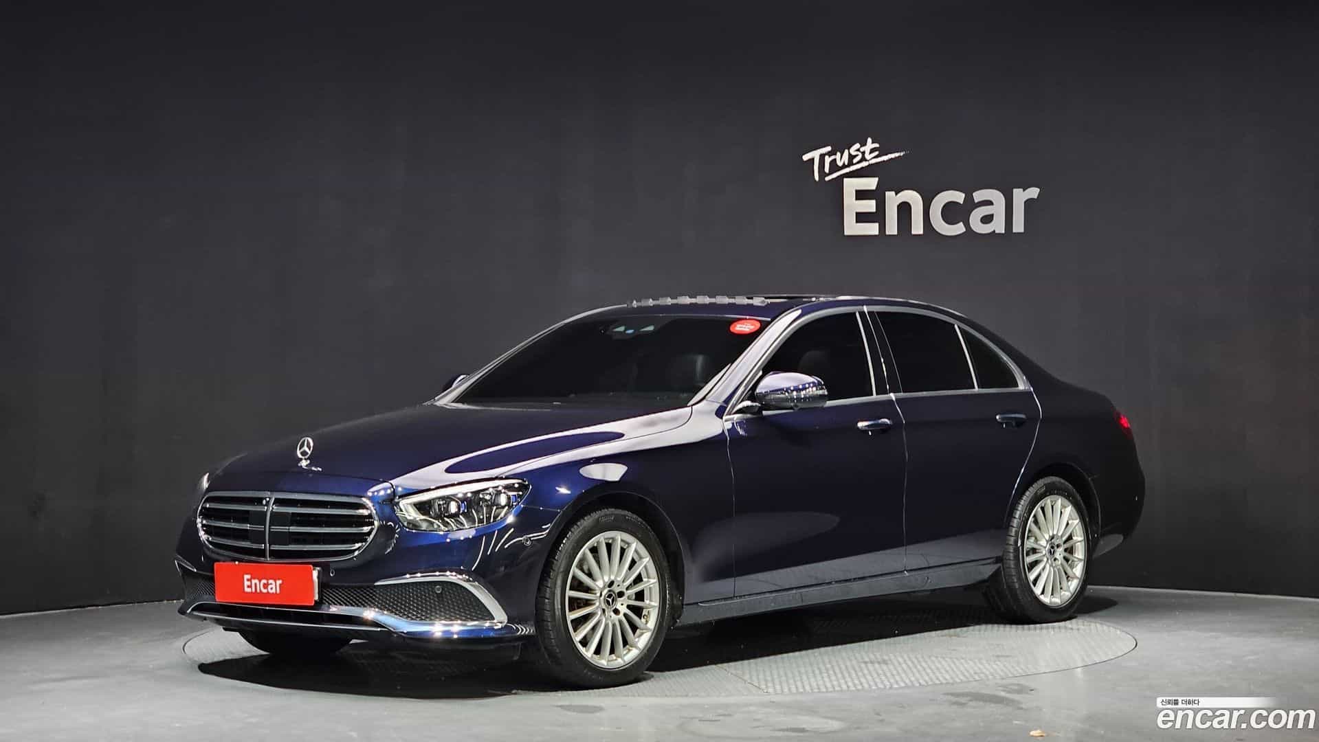 E-Class Mercedes-Benz 2022.9-OUTER-1