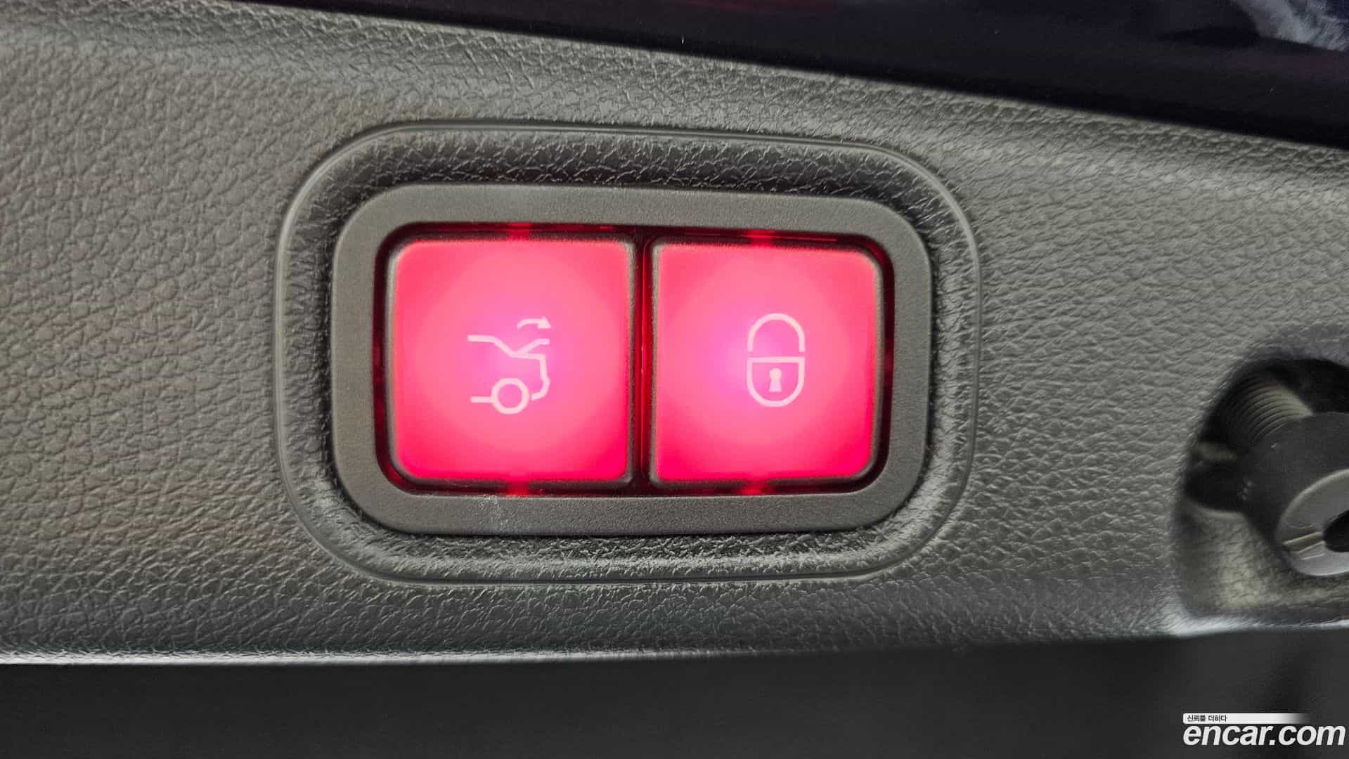 E-Class Mercedes-Benz 2022.9-OPTION-24