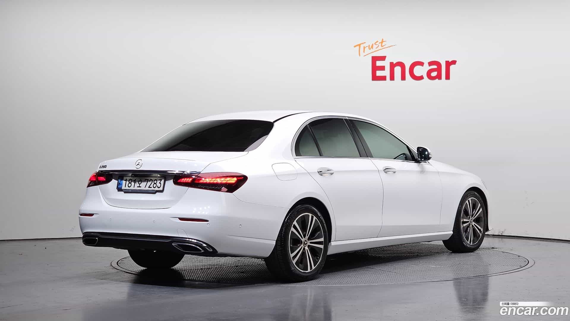 E-Class Mercedes-Benz 2020.11-OUTER-2
