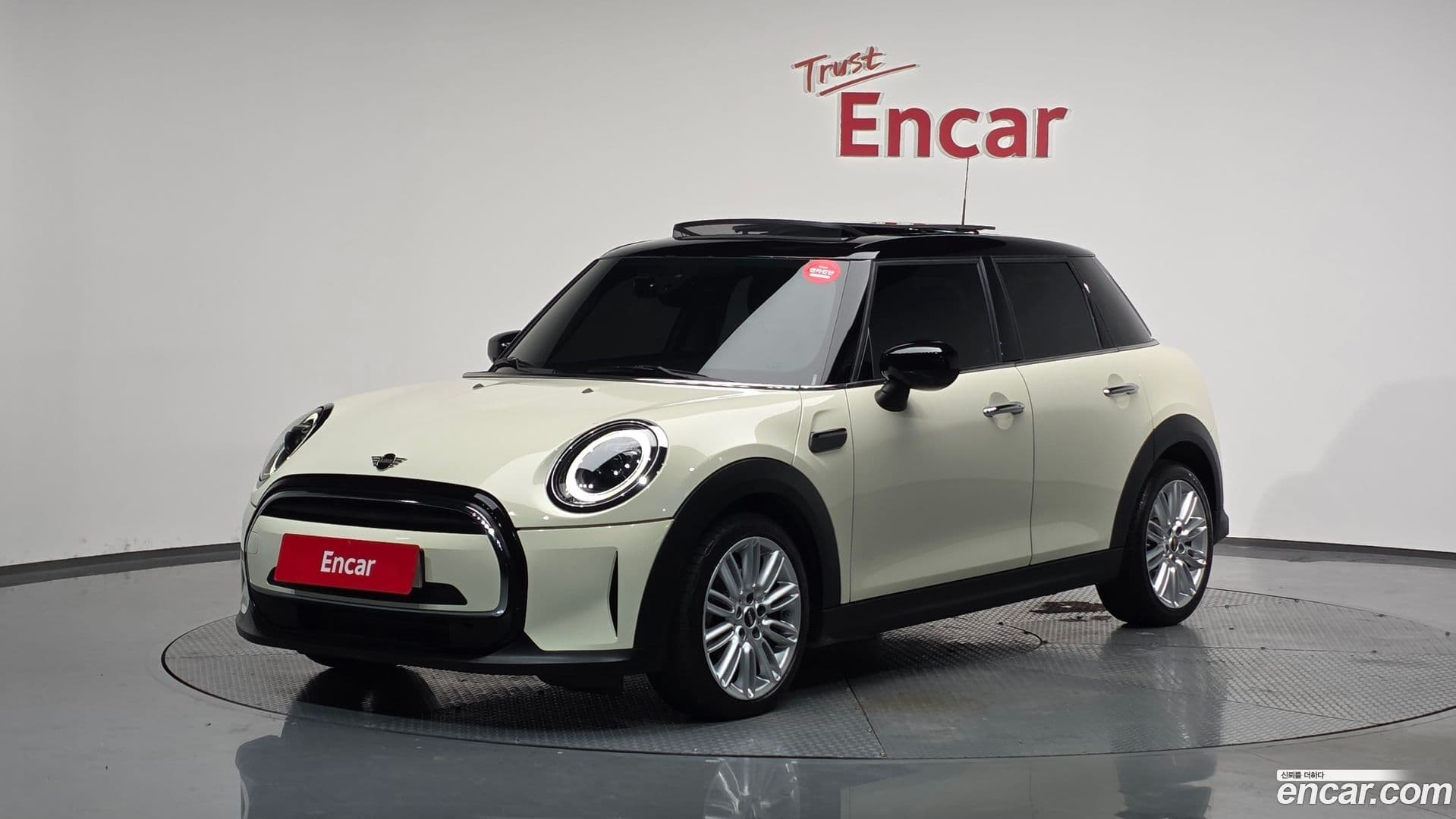 Main__Slider__Photo:Cooper Mini 2021.6-0