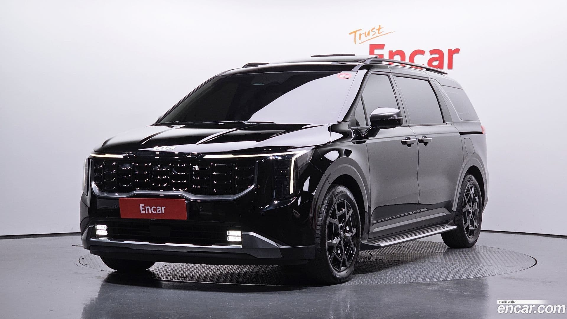 Main__Slider__Photo:Canival Kia 2024.1-0