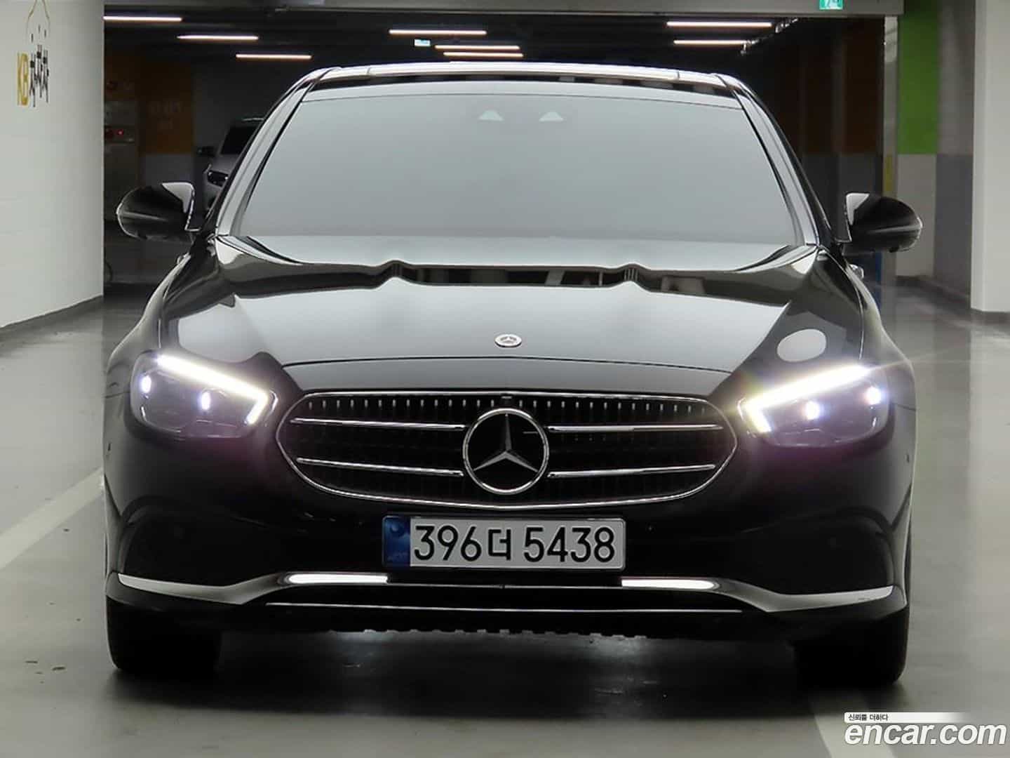E-Class Mercedes-Benz 2022.5-THUMBNAIL-11