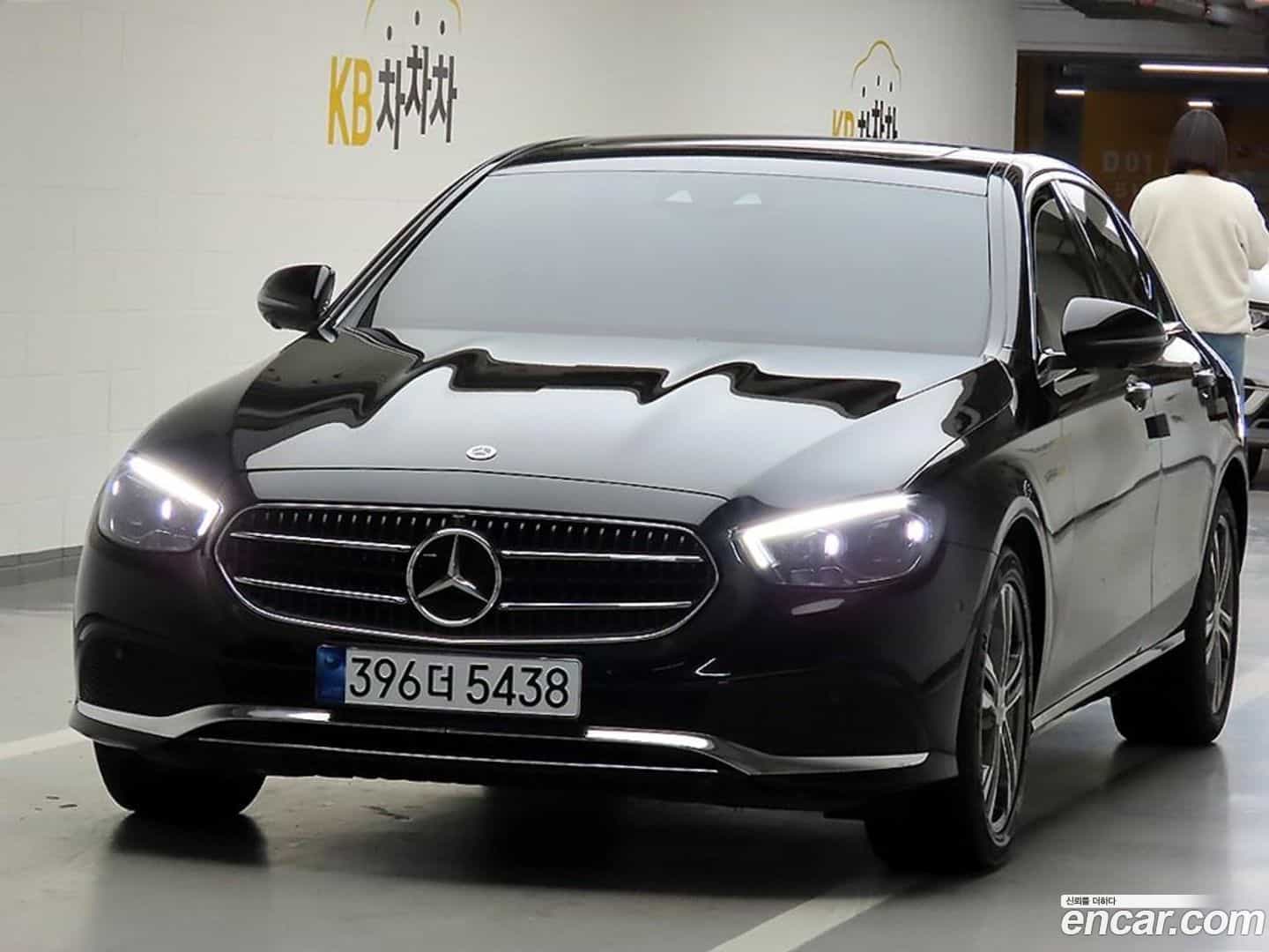 E-Class Mercedes-Benz 2022.5-OUTER-2