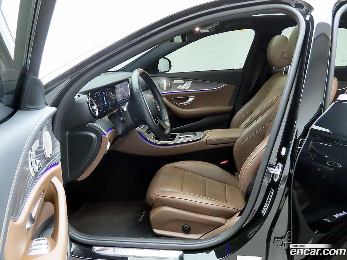 E-Class Mercedes-Benz 2022.5-OPTION-17