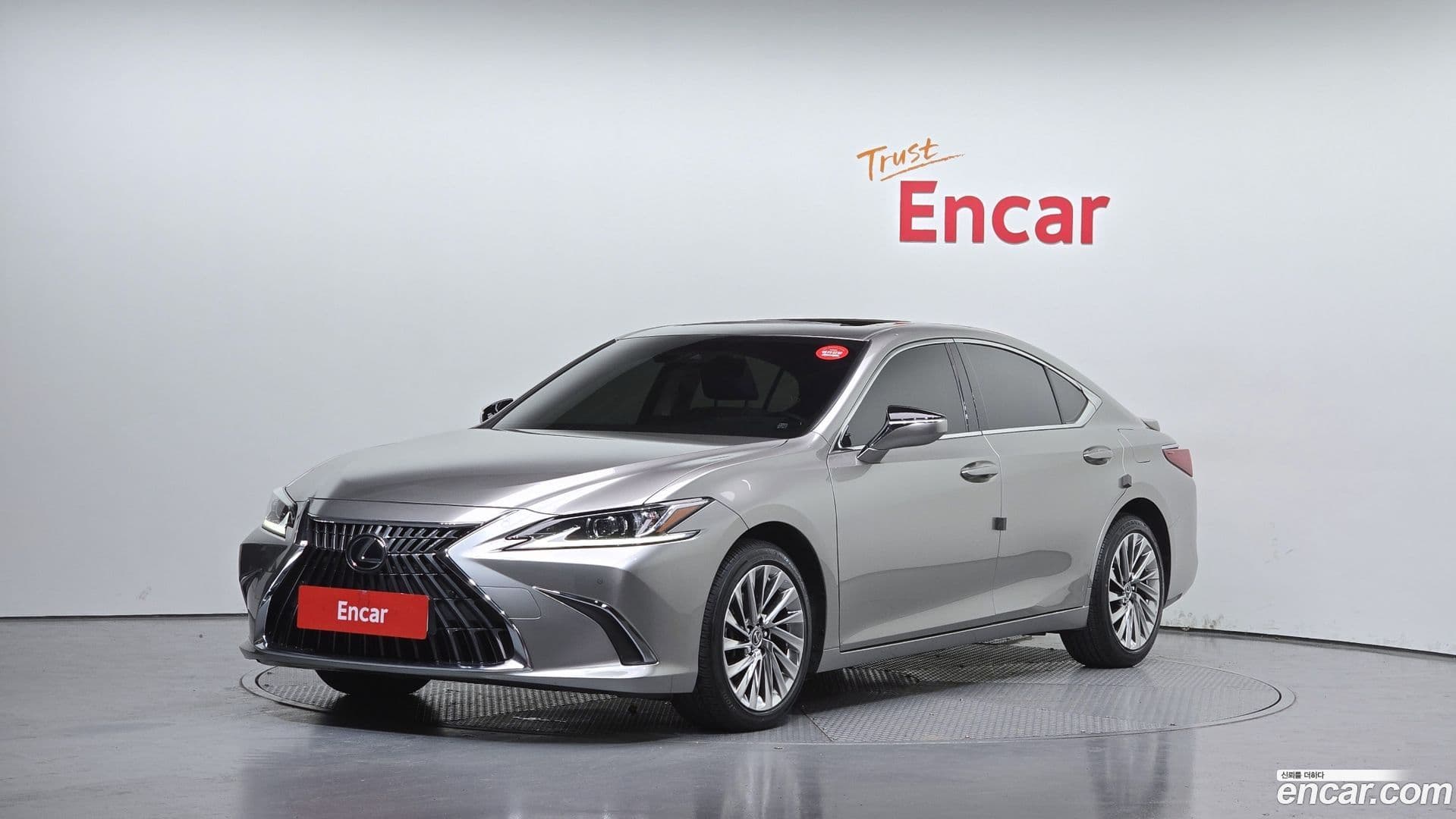 Main__Slider__Photo:ES Lexus 2023.2-0