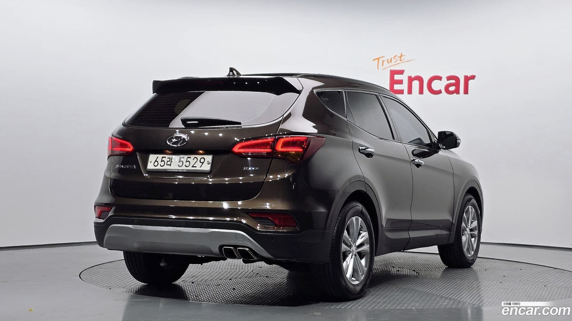 Main__Slider__Photo:Santafe Hyundai 2017.2-0