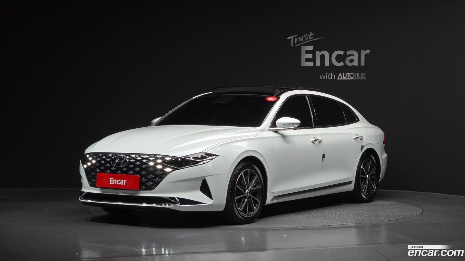 Main__Slider__Photo:Grandeur Hyundai 2021.11-0
