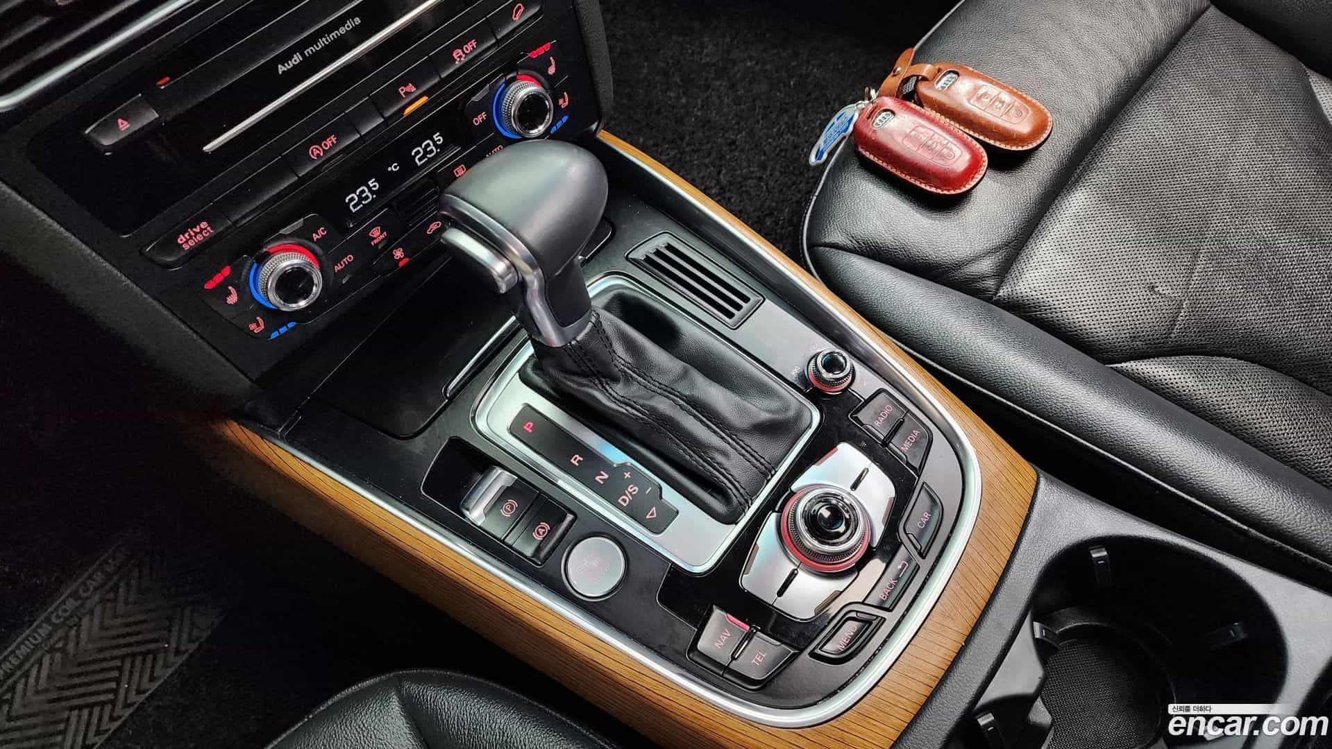 Q5 Audi 2015.10-INNER-009