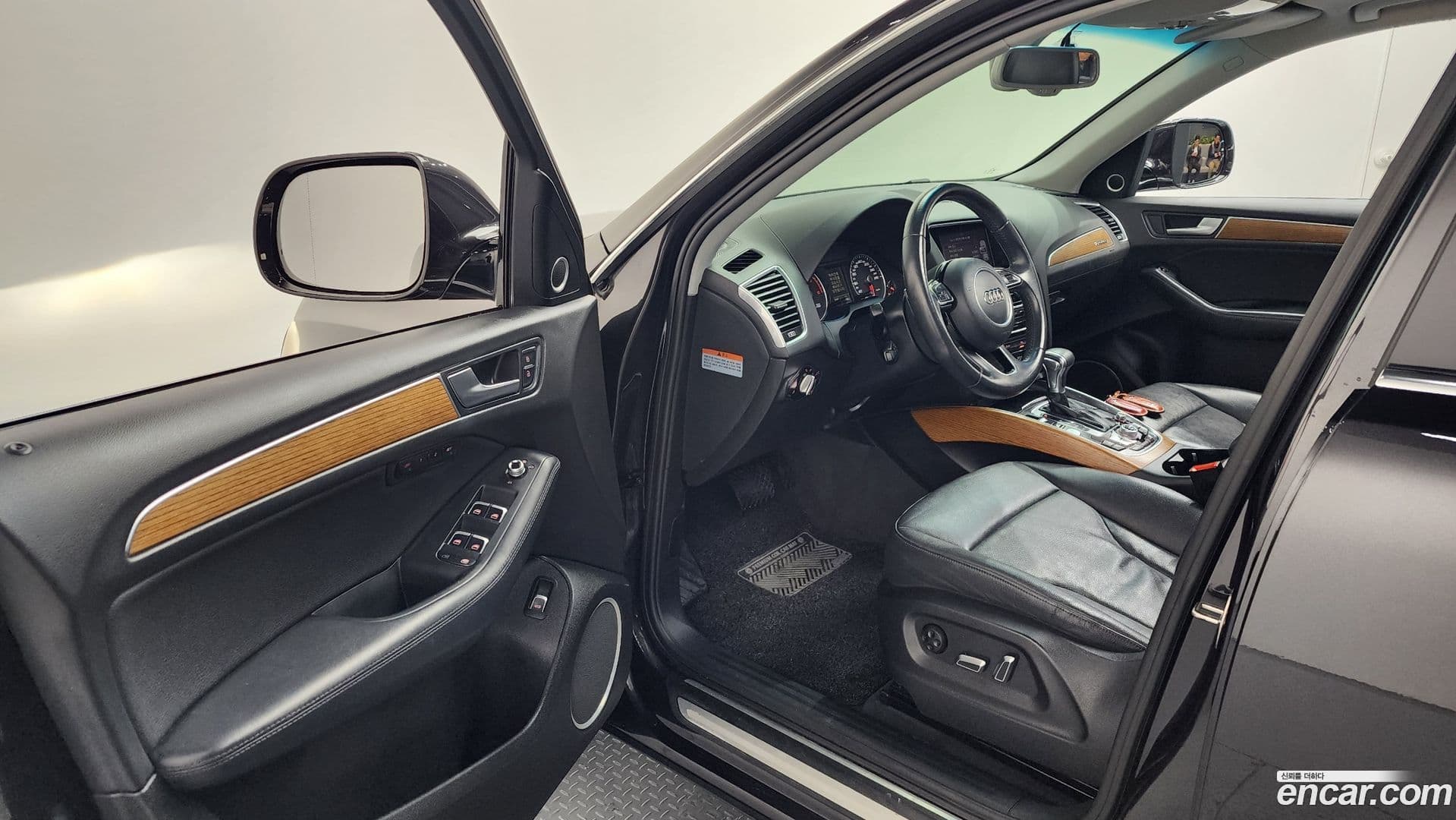 Main__Slider__Photo:Q5 Audi 2015.10-9