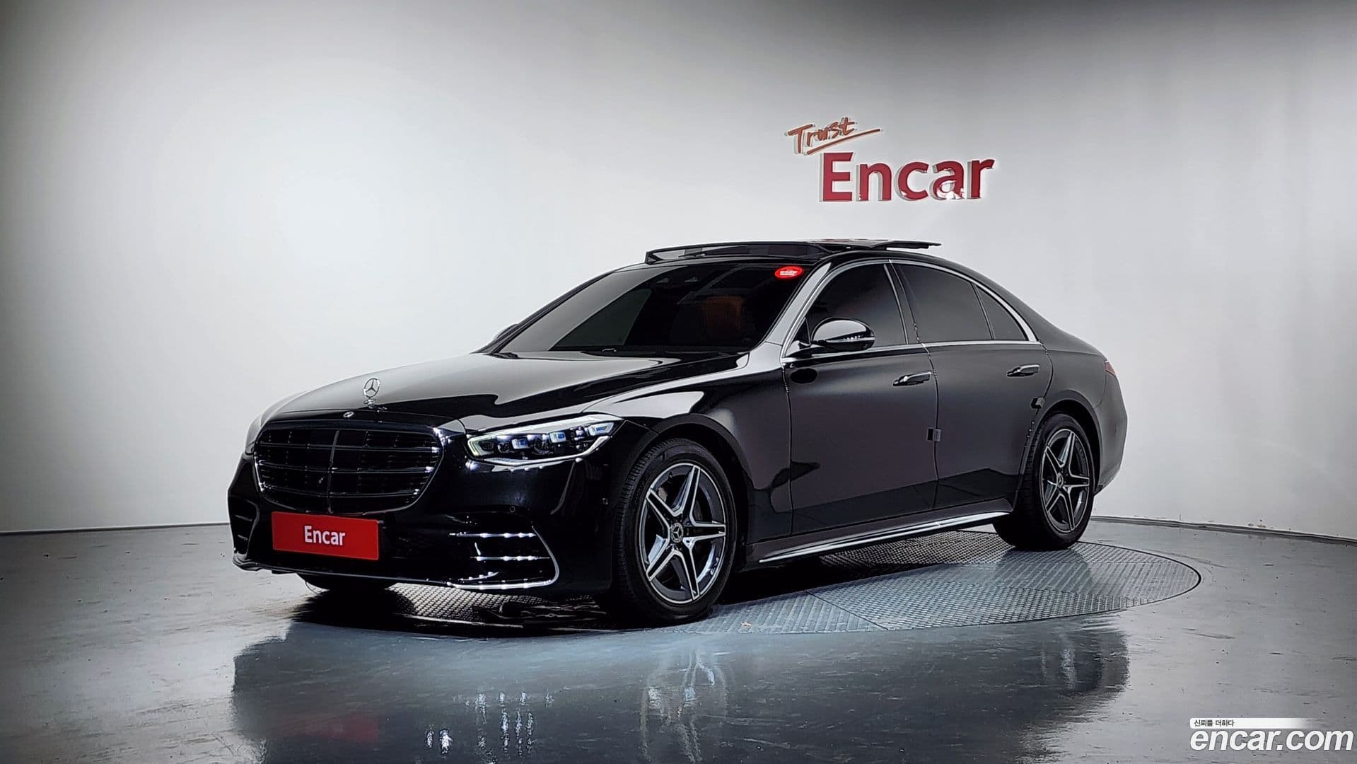 Main__Slider__Photo:S-Class Mercedes-Benz 2021.3-0