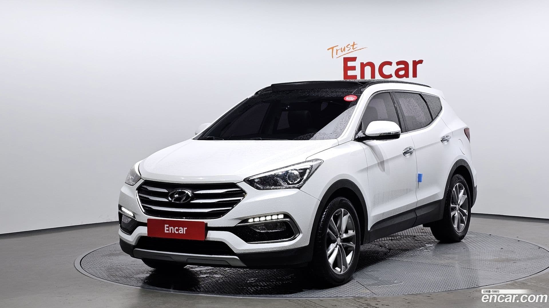 Main__Slider__Photo:Santafe Hyundai 2016.8-0