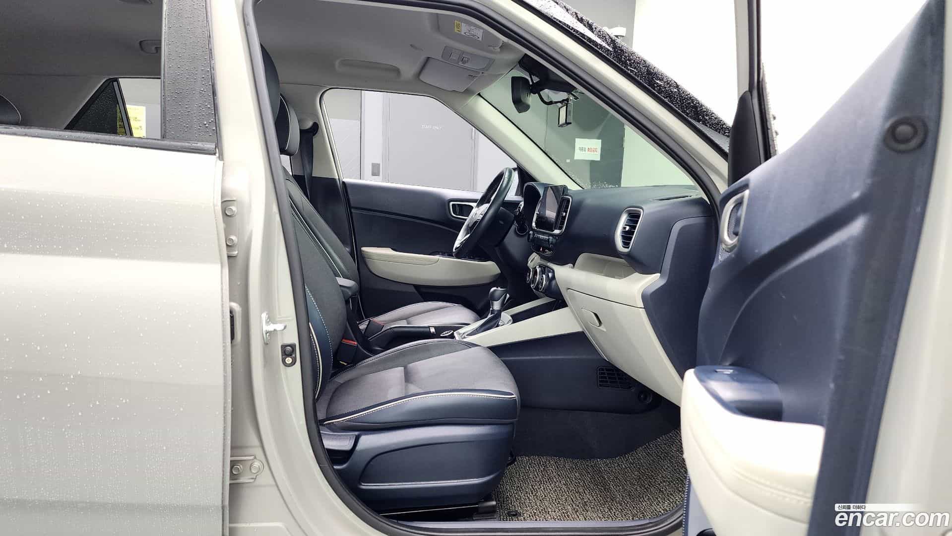 Venue Hyundai 2020.6-OPTION-016