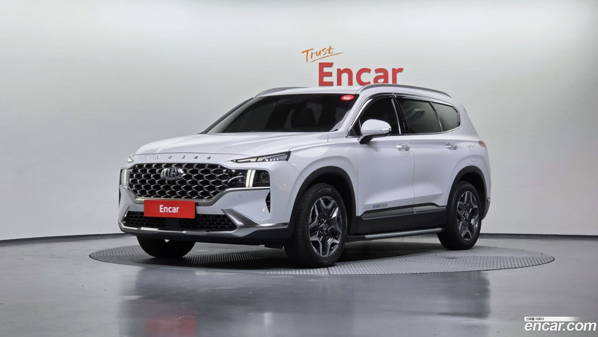 Main__Slider__Photo:Santafe Hyundai 2022.0-0