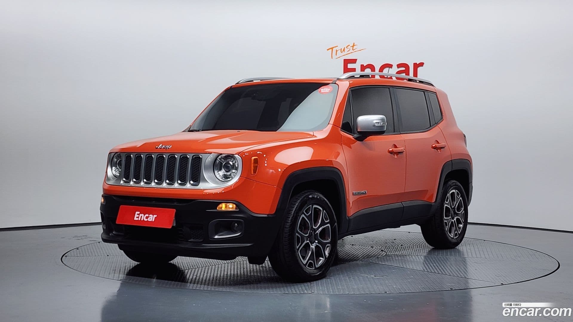 Main__Slider__Photo:Renegade Jeep 2016.10-0
