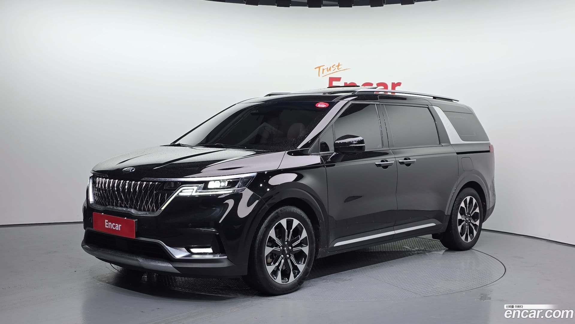 Main__Slider__Photo:Canival Kia 2020.10-0
