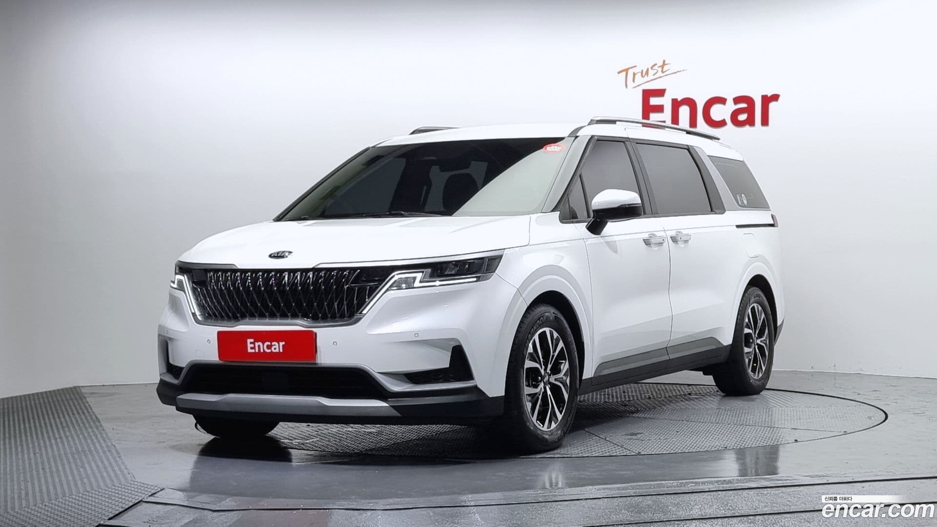 Main__Slider__Photo:Canival Kia 2020.8-0