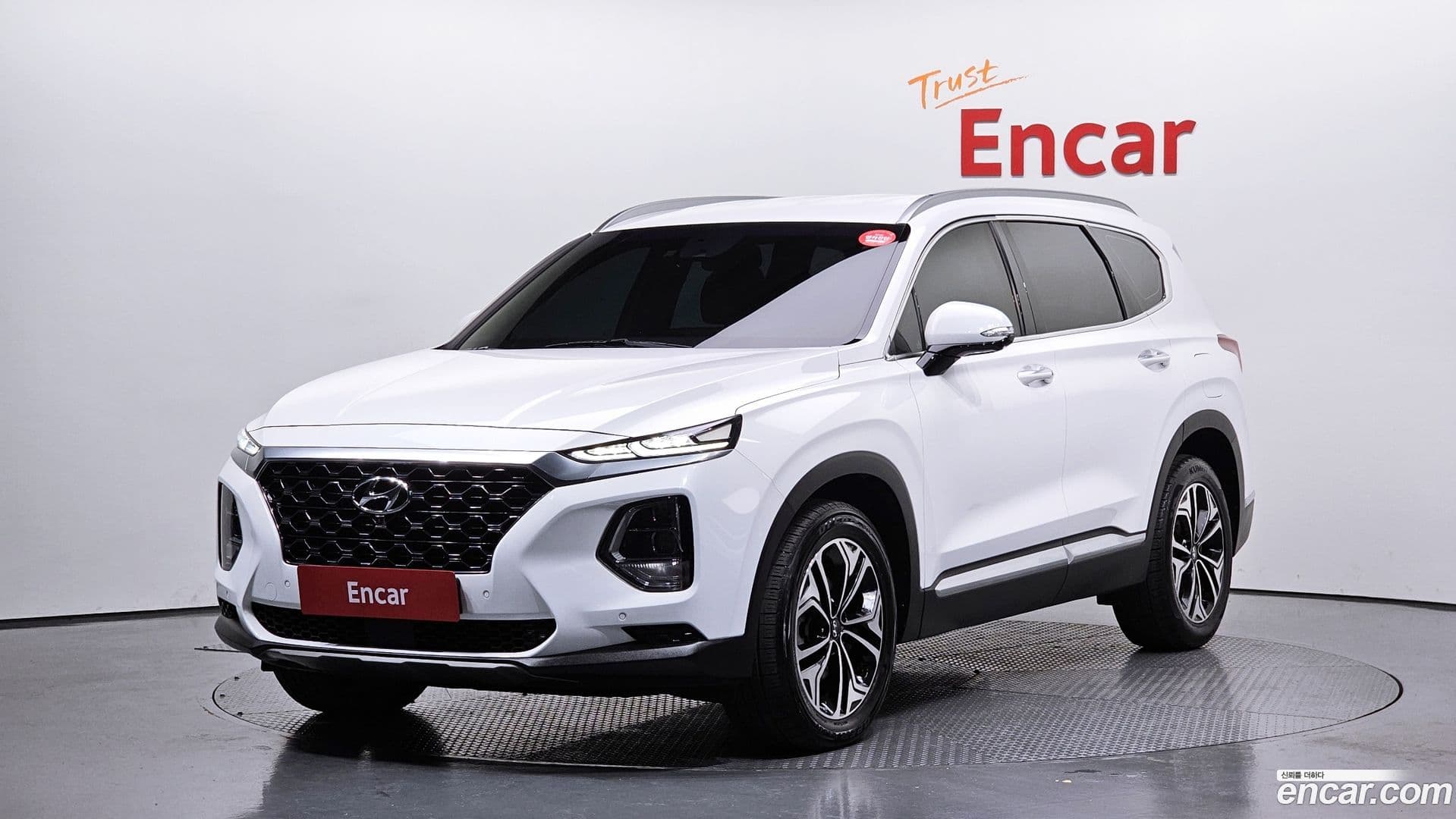 Main__Slider__Photo:Santafe Hyundai 2019.10-0