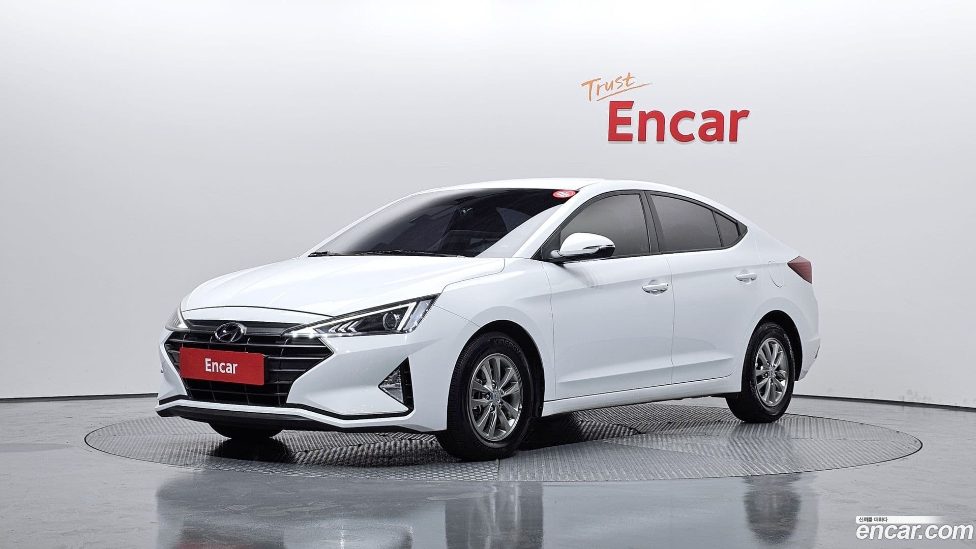 Main__Slider__Photo:AVANTE Hyundai 2018.9-0