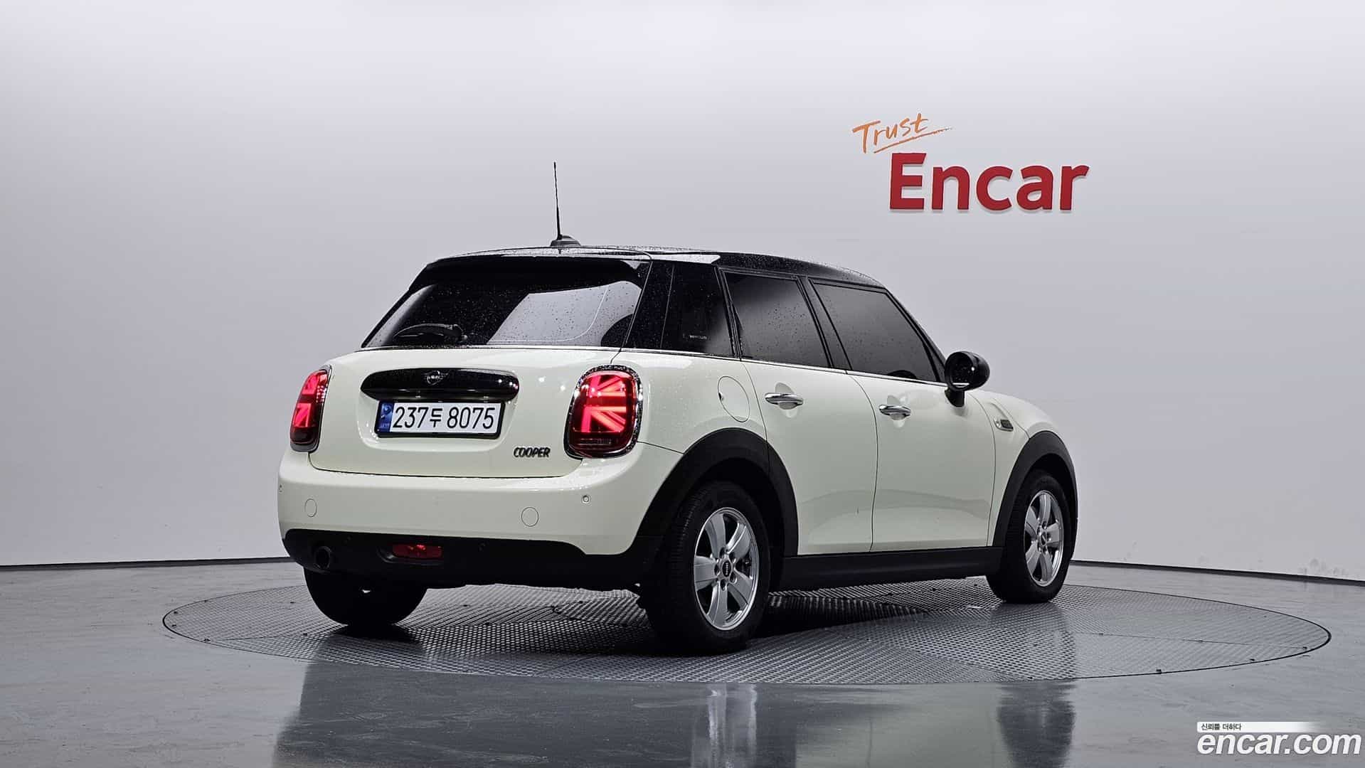 Cooper Mini 2019.2-OUTER-002