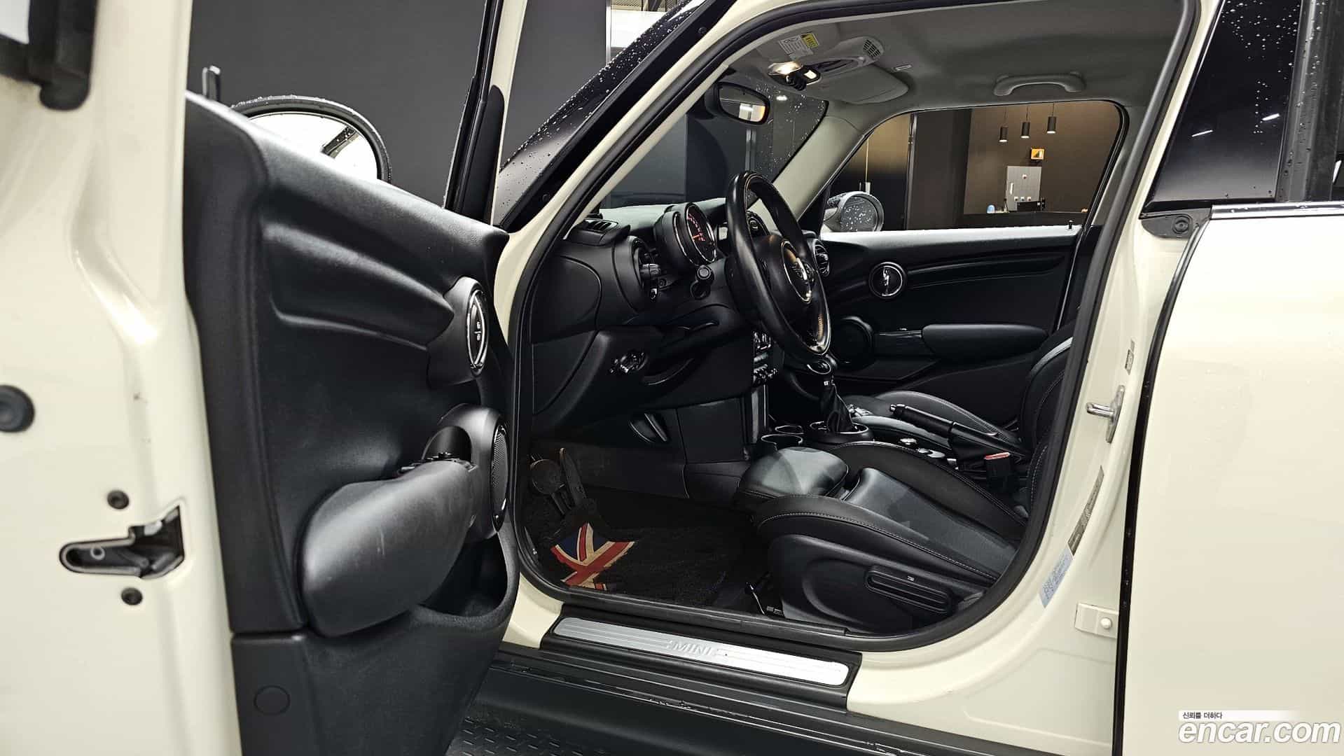 Cooper Mini 2019.2-INNER-010