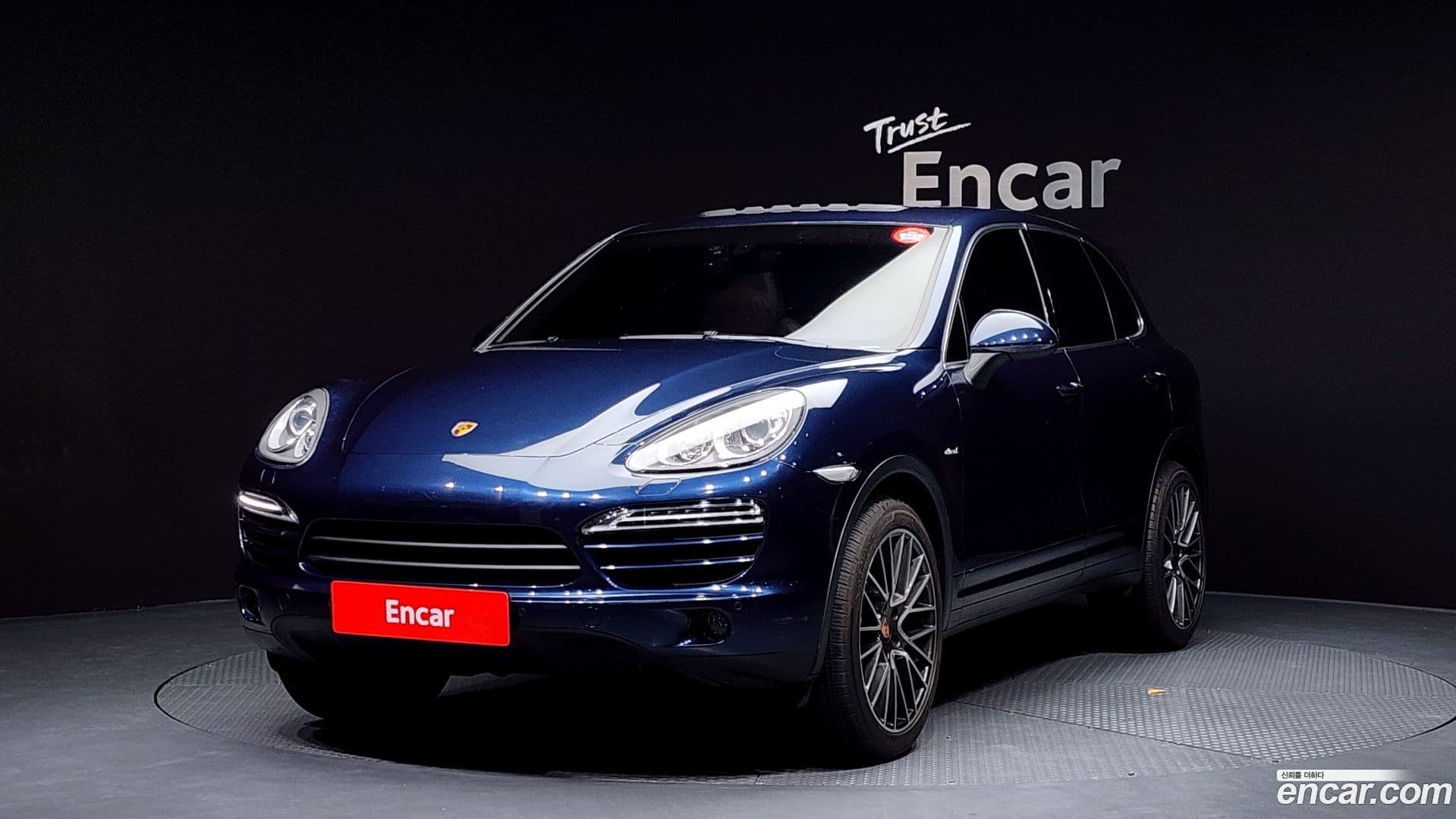 Main__Slider__Photo:Cayenne Porsche 2012.6-0