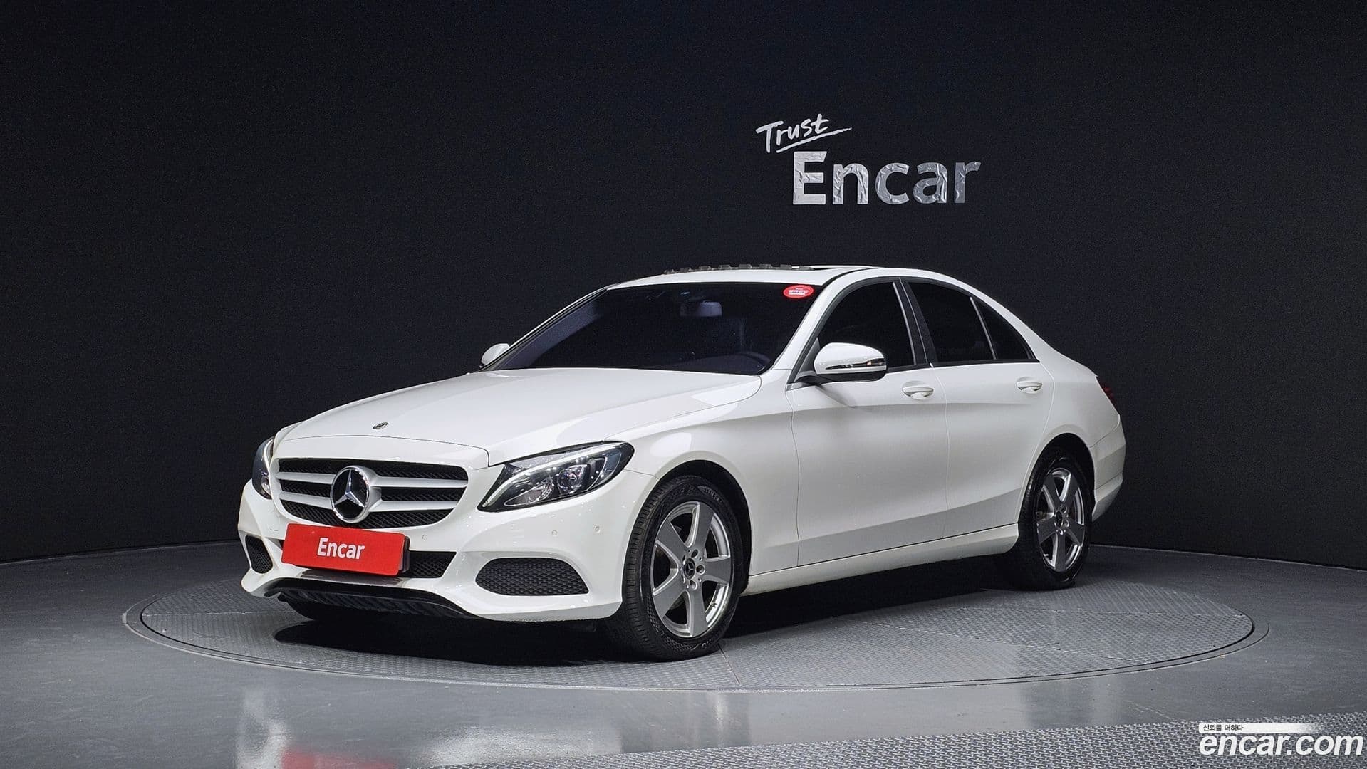 Main__Slider__Photo:C-Class Mercedes-Benz 2018.2-0