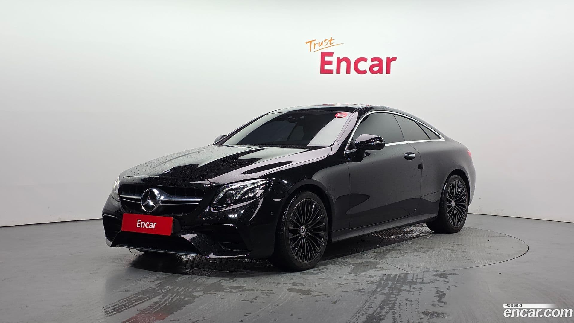 Main__Slider__Photo:E-Class Mercedes-Benz 2018.4-0