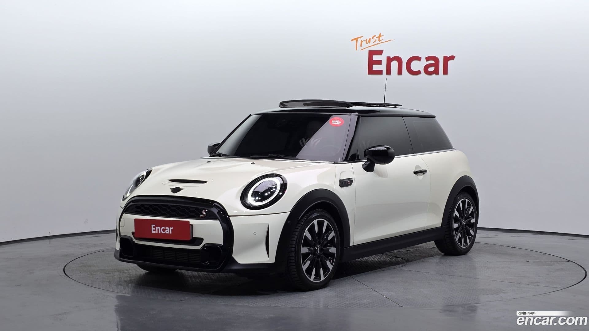 Main__Slider__Photo:Cooper Mini 2022.9-0