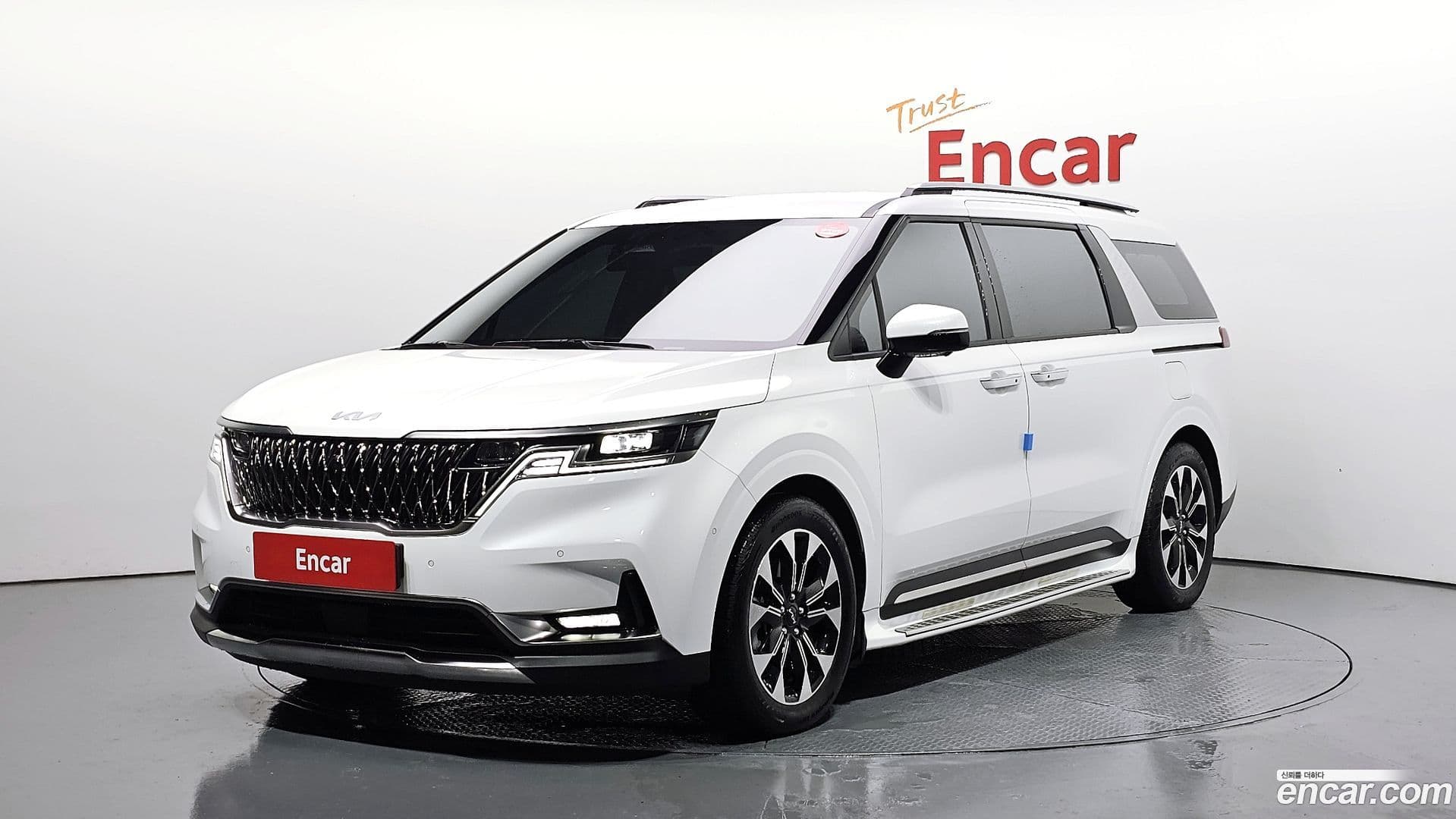 Main__Slider__Photo:Canival Kia 2023.6-0