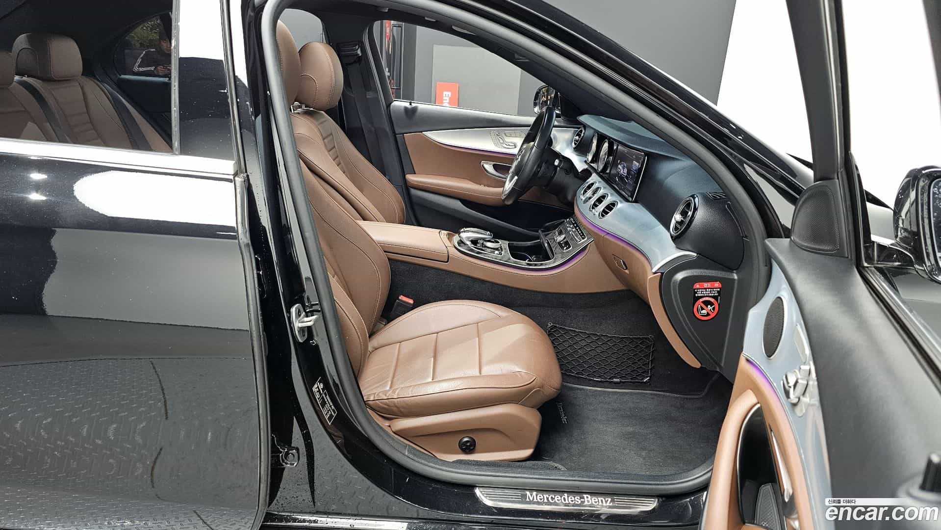 E-Class Mercedes-Benz 2019.11-OPTION-15