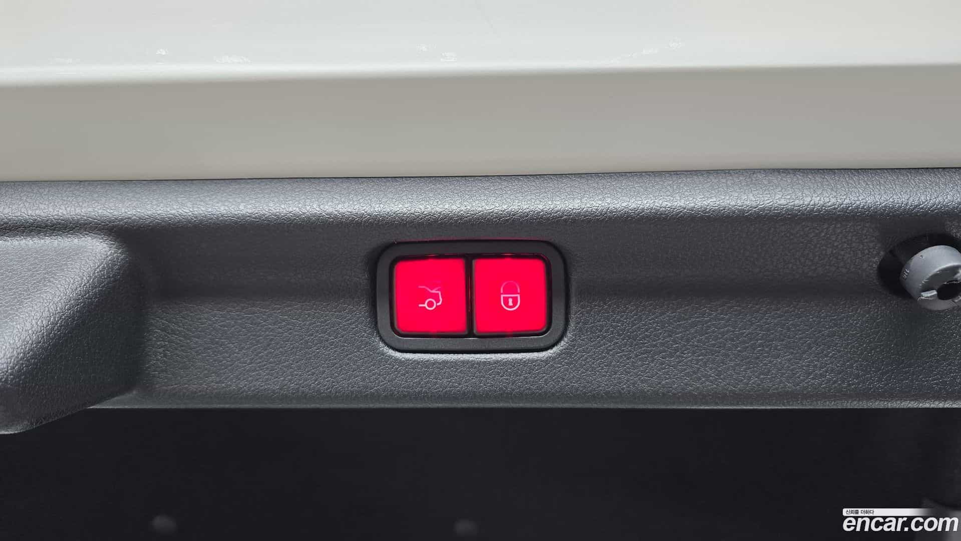 EQE Mercedes-Benz 2022.10-OPTION-024