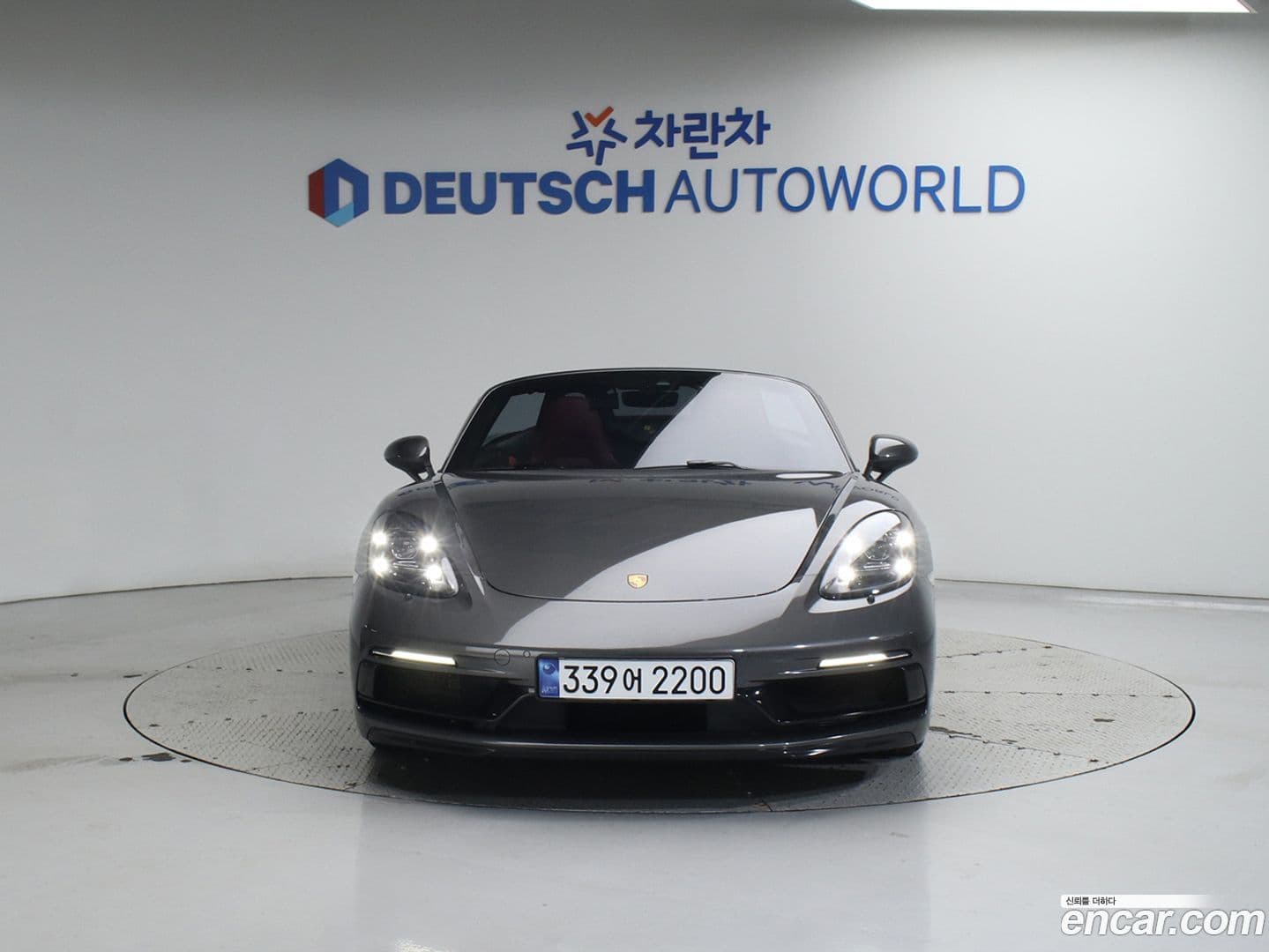 Main__Slider__Photo:718 Porsche 2019.0-0