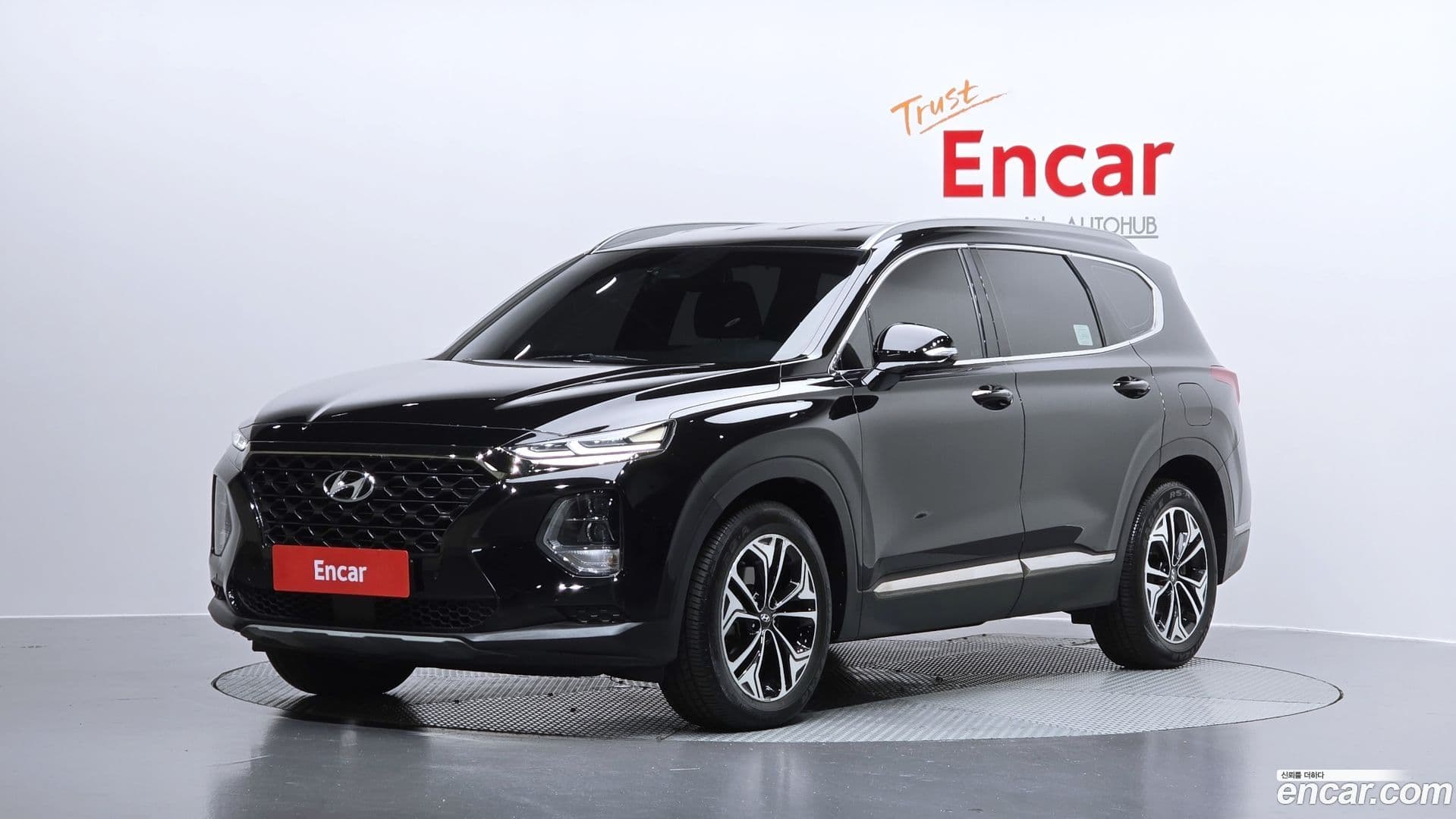 Main__Slider__Photo:Santafe Hyundai 2018.3-0