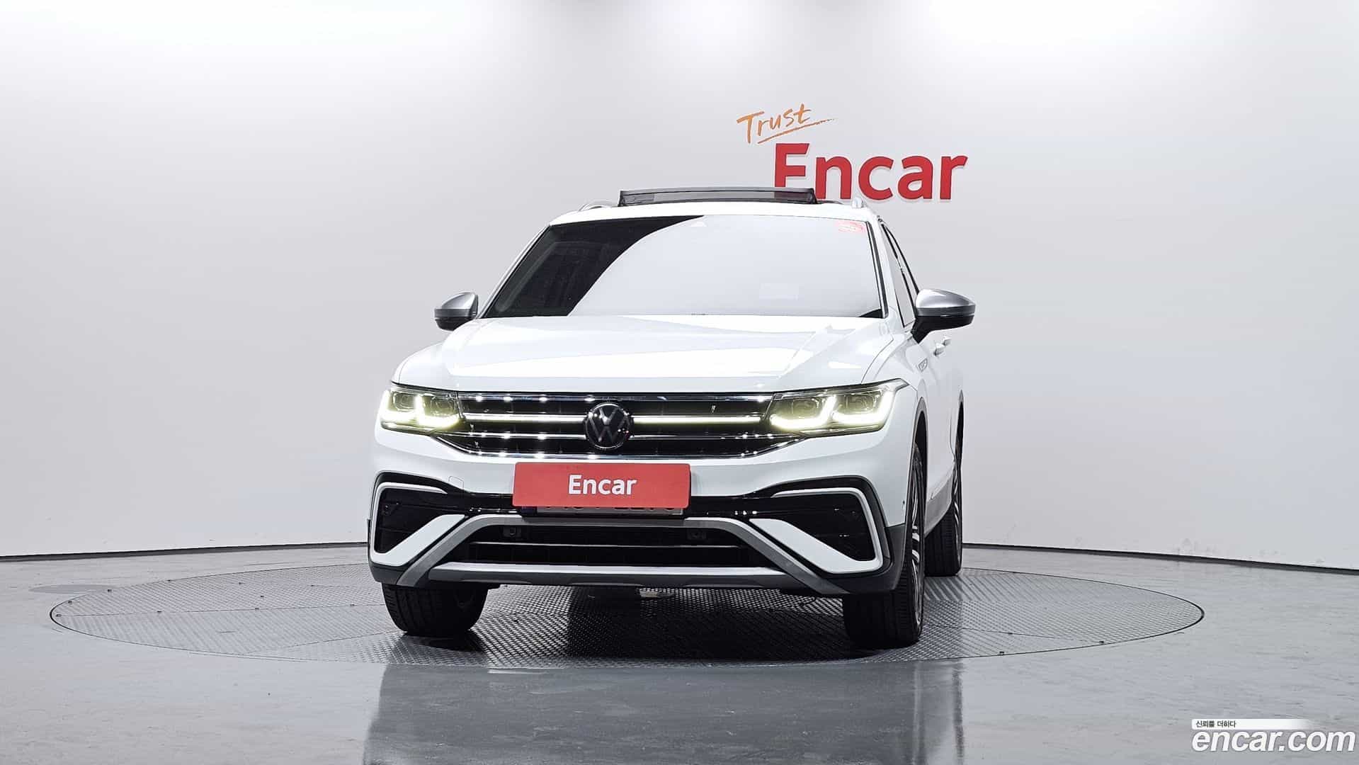 Tiguan Volkswagen 2022.10-OUTER-003